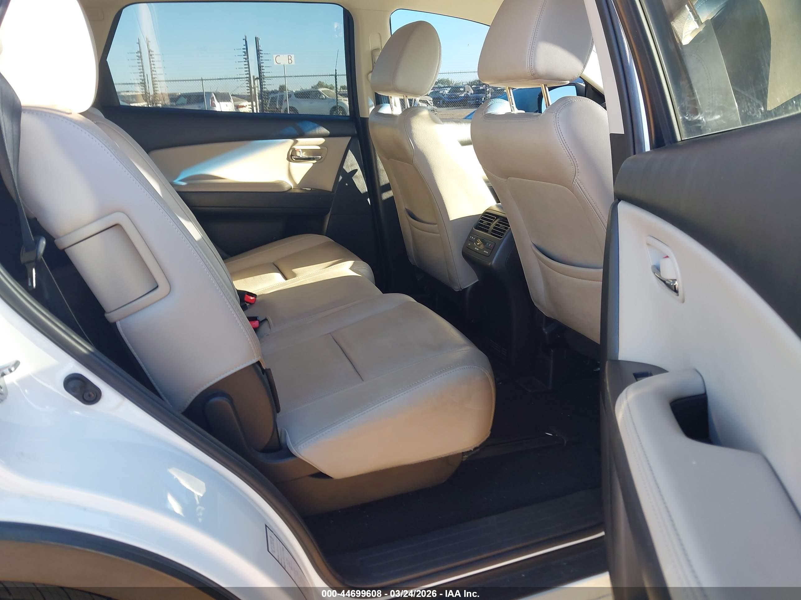 MAZDA CX-9 image 8