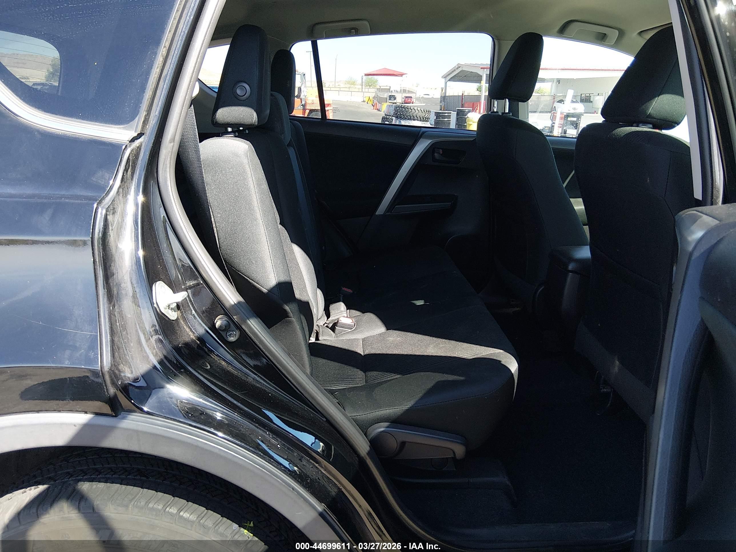 TOYOTA RAV4 image 8