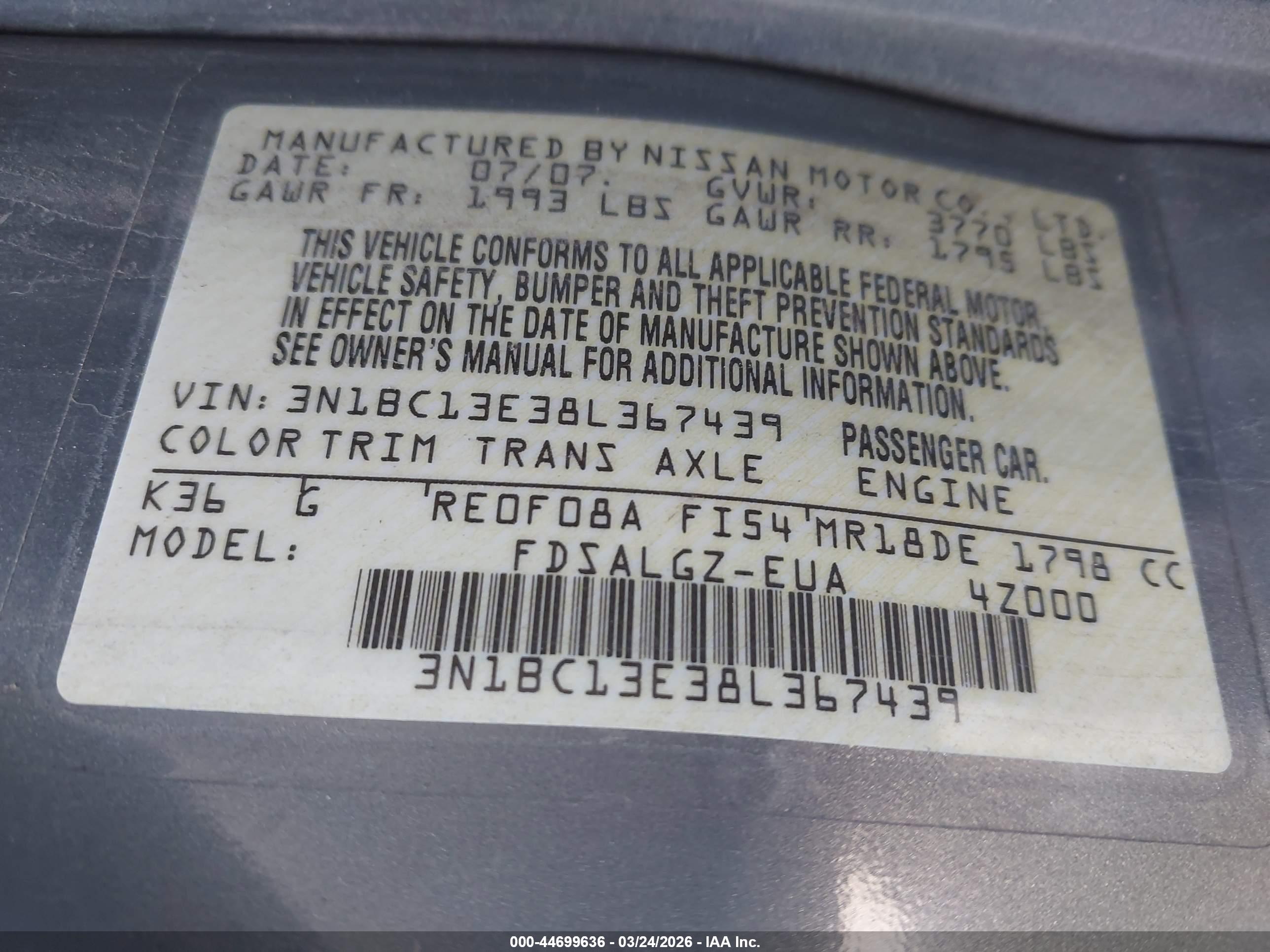 NISSAN VERSA image 9