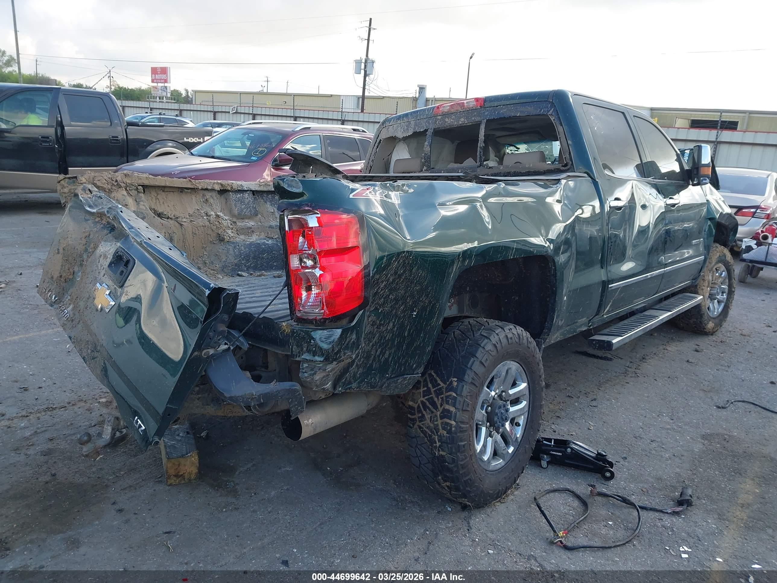 CHEVROLET SILVERADO image 4