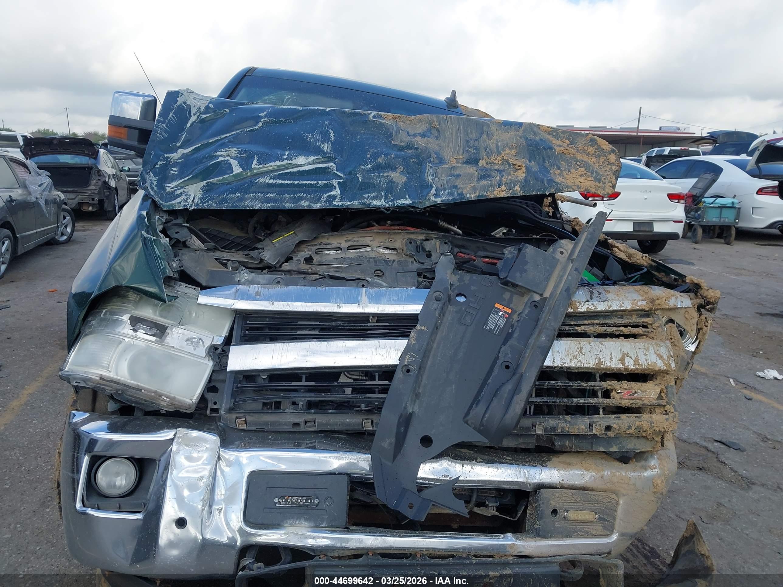 CHEVROLET SILVERADO image 6