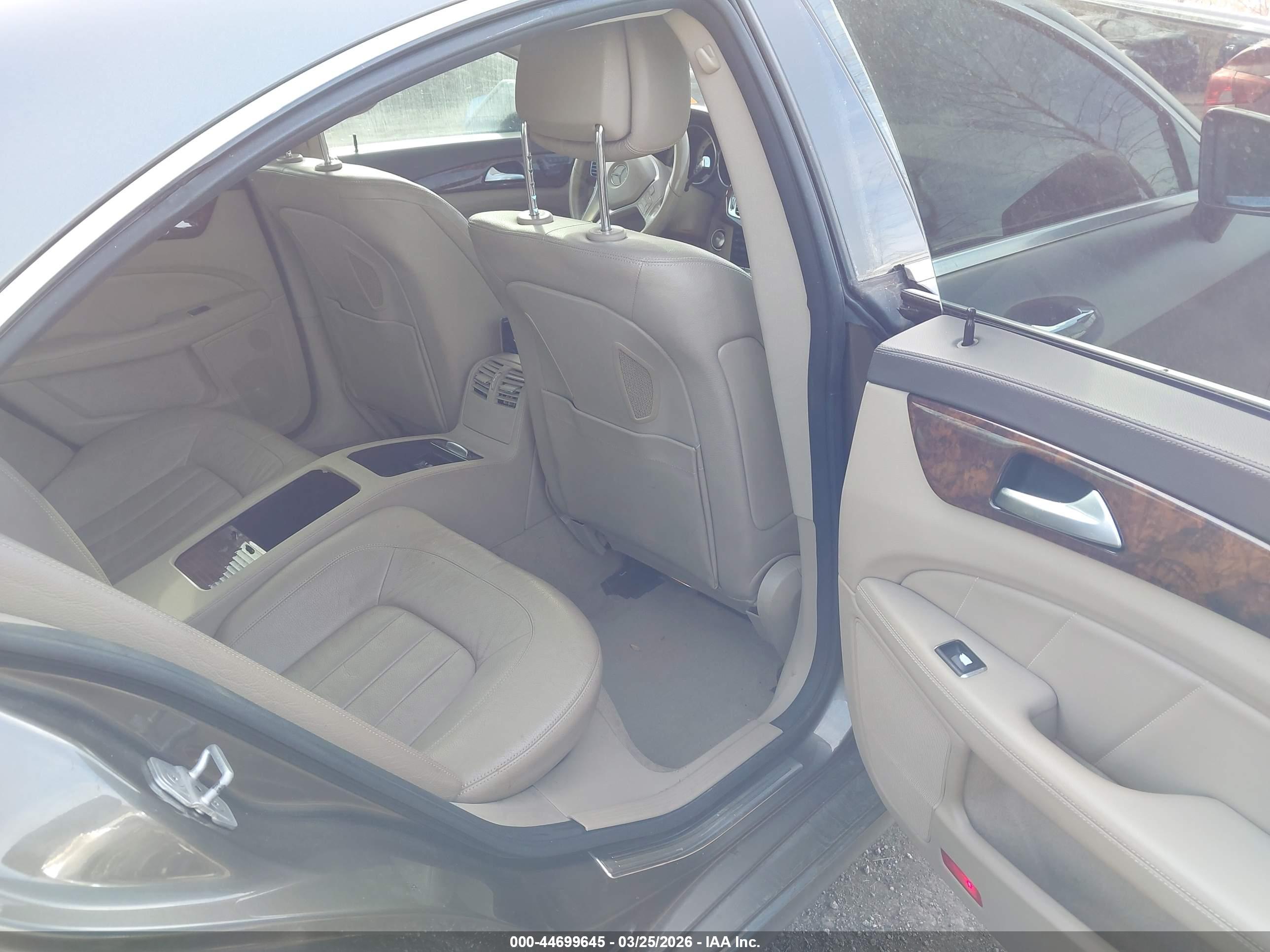 MERCEDES-BENZ CLS image 8