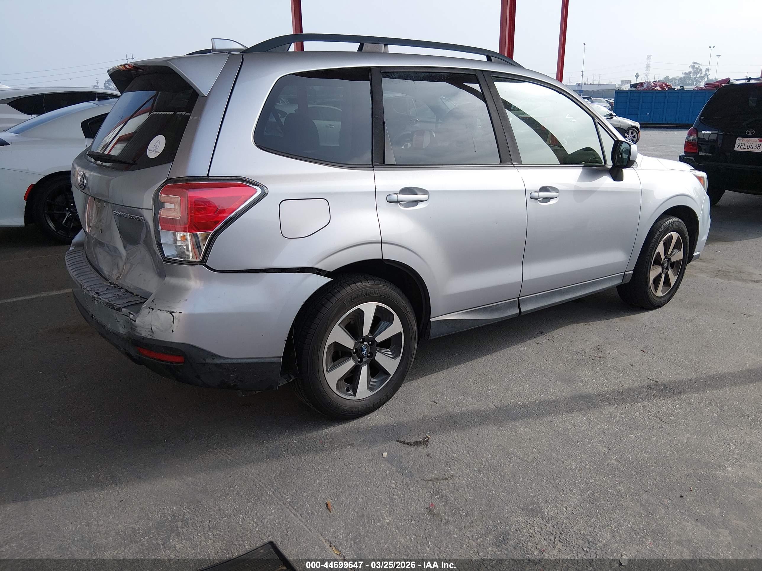 SUBARU FORESTER image 4
