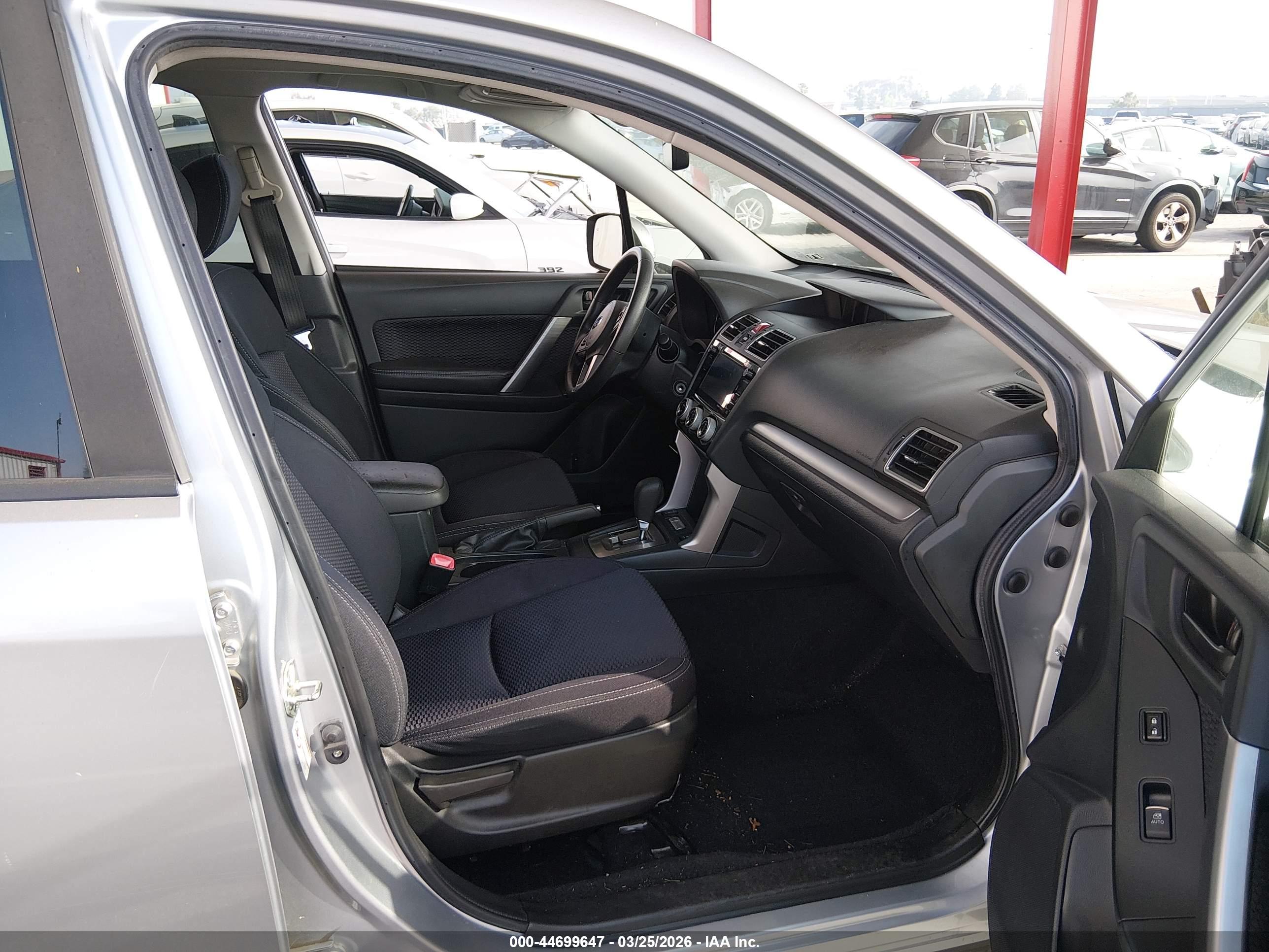 SUBARU FORESTER image 5