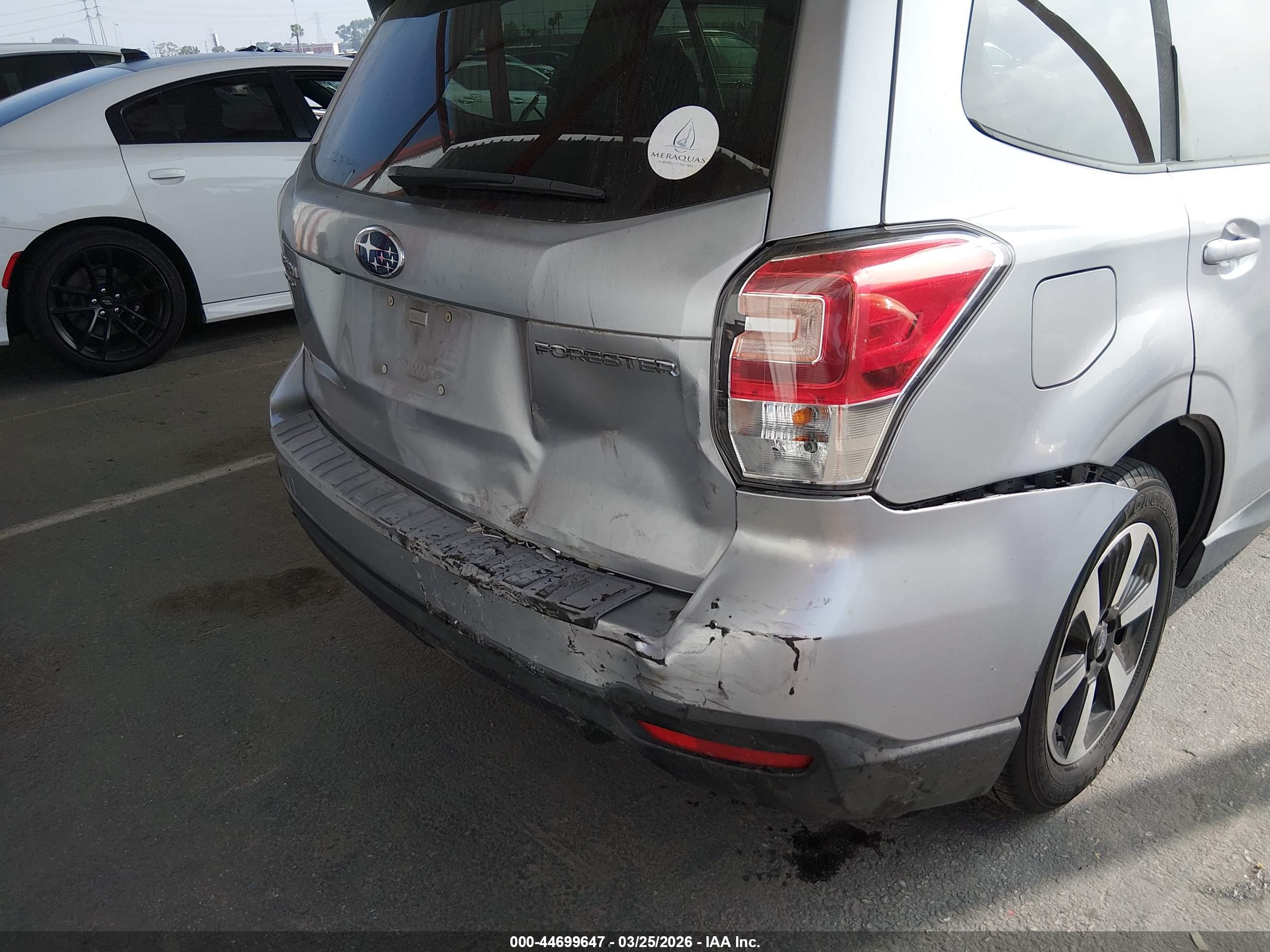 SUBARU FORESTER image 6
