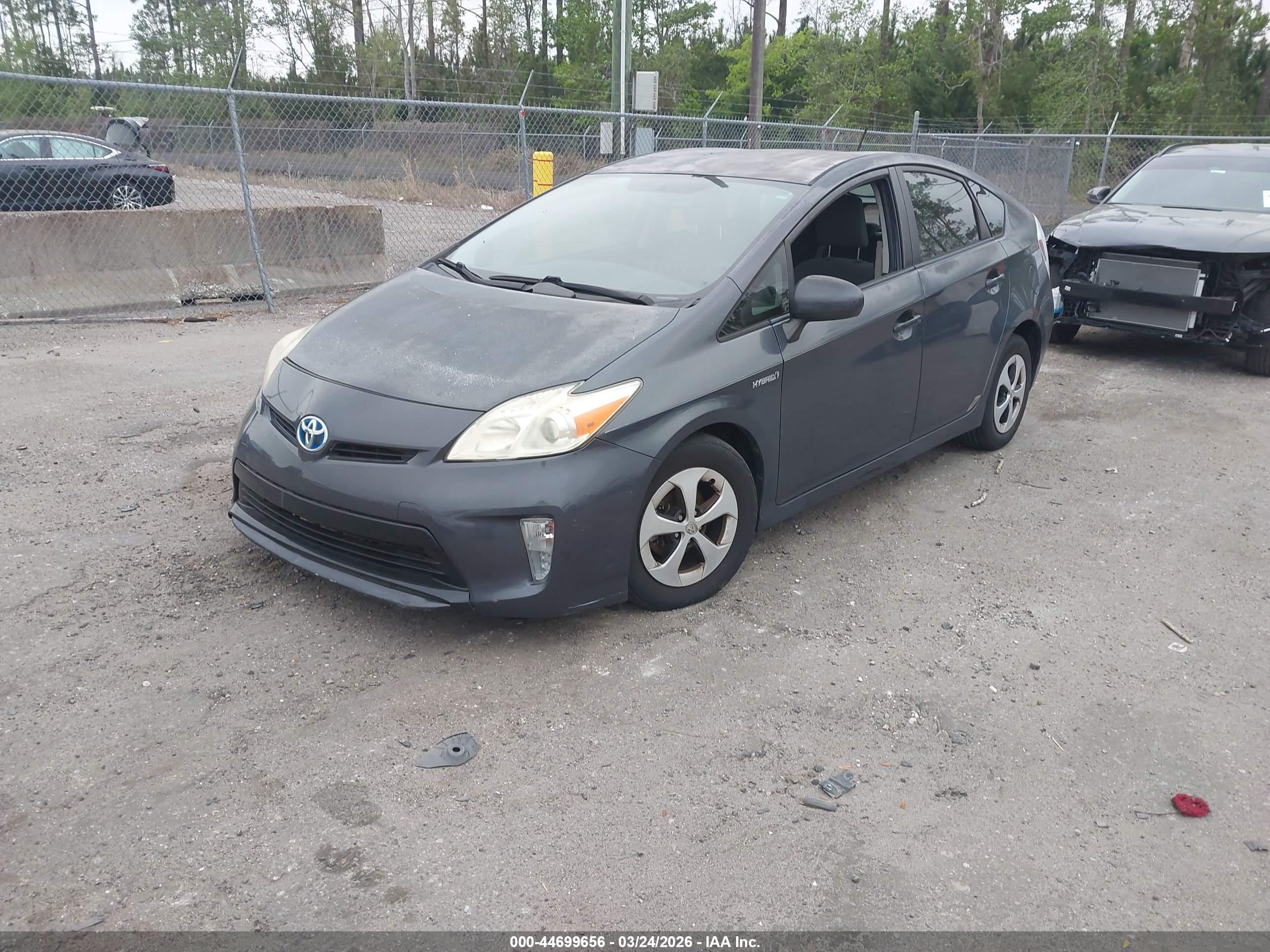 TOYOTA PRIUS image 2