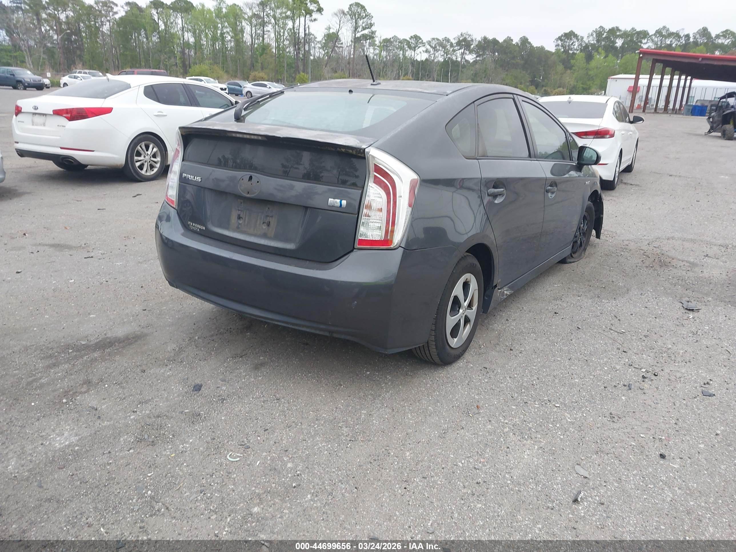 TOYOTA PRIUS image 4