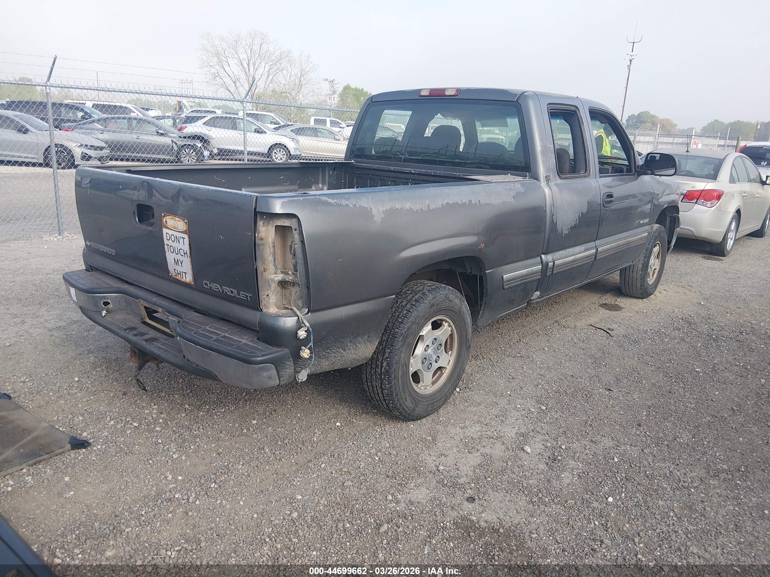 CHEVROLET SILVERADO image 4