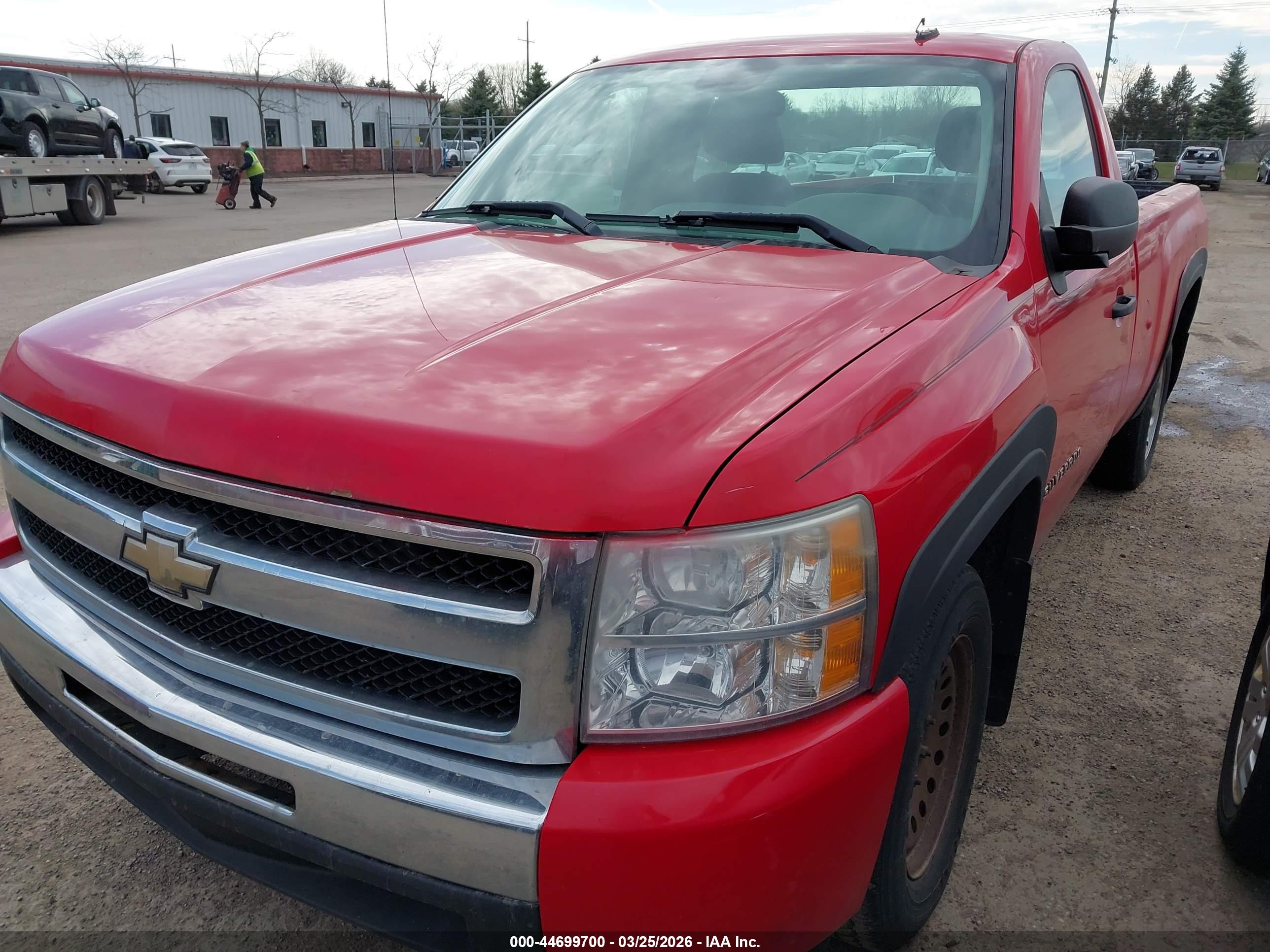 CHEVROLET SILVERADO image 2