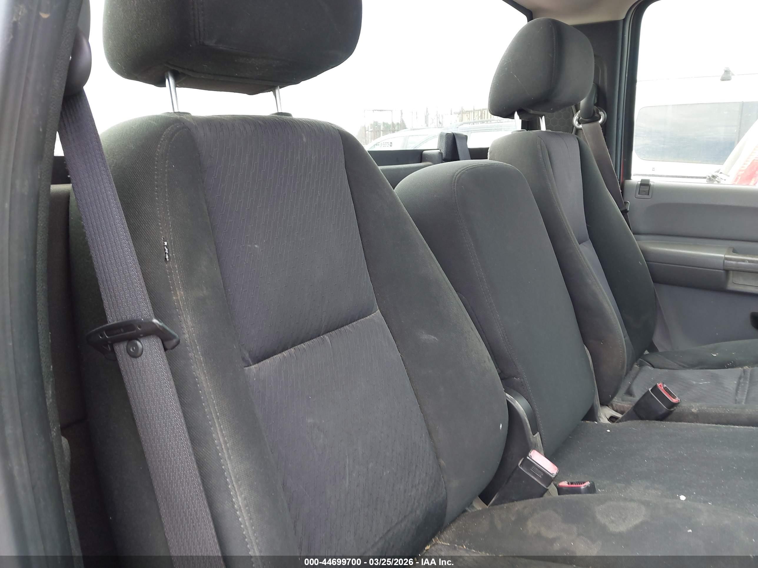 CHEVROLET SILVERADO image 8