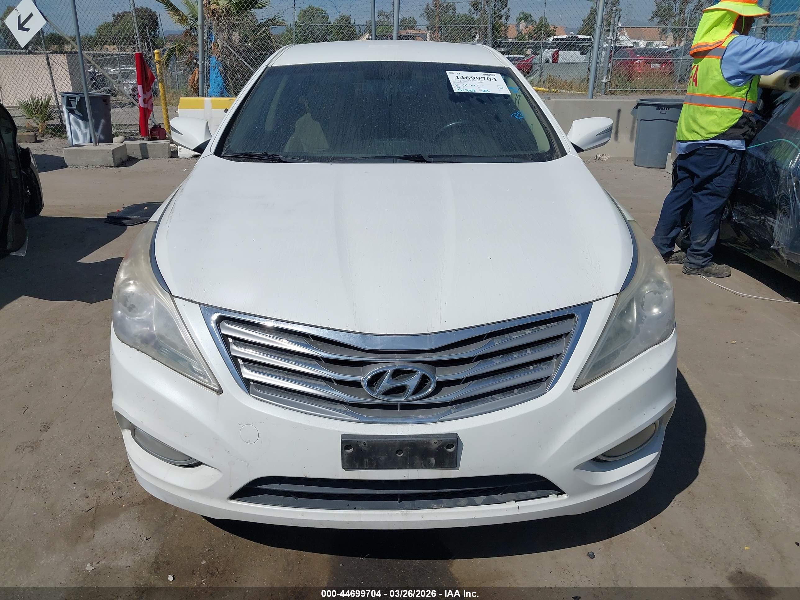 HYUNDAI AZERA image 6