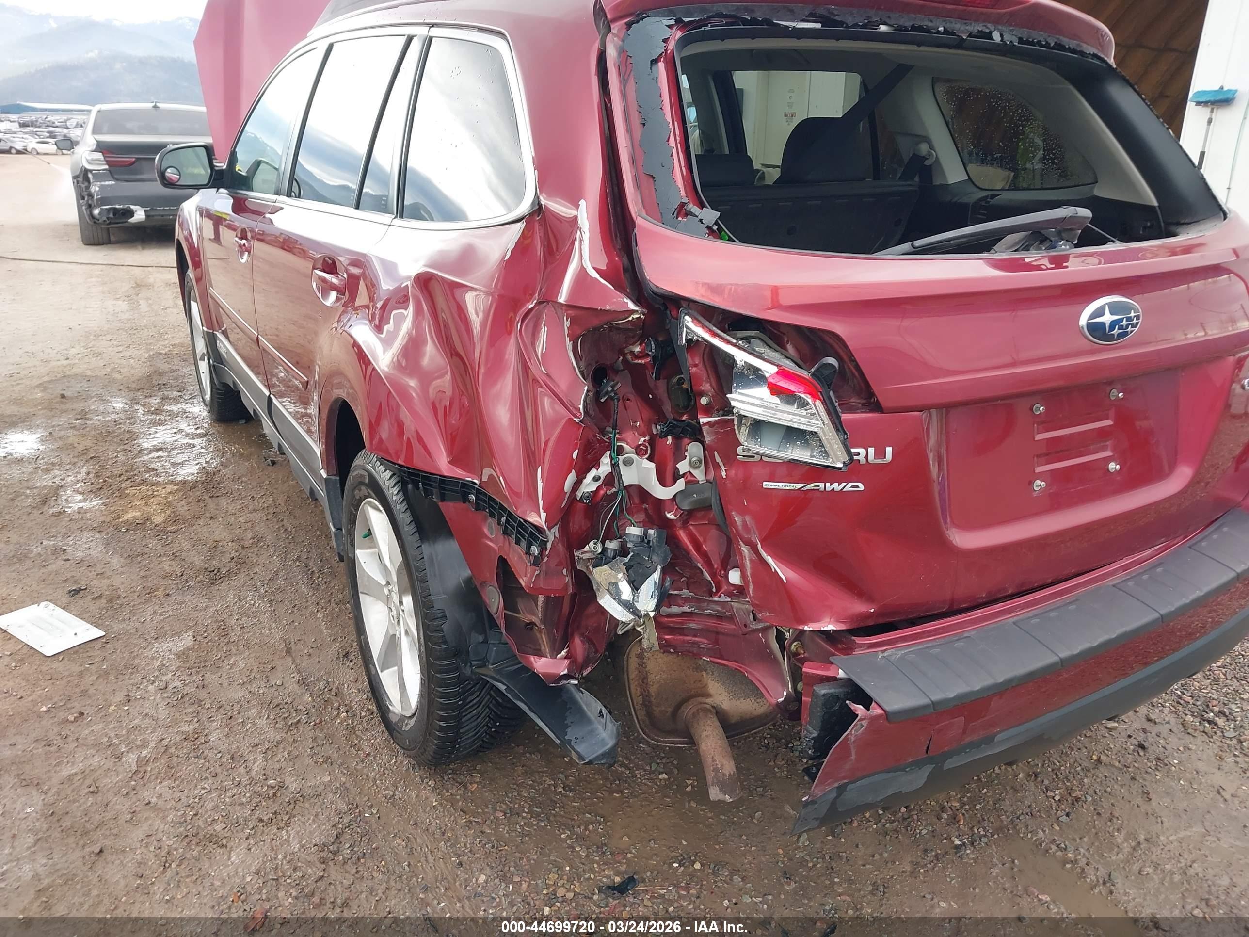 SUBARU OUTBACK image 6