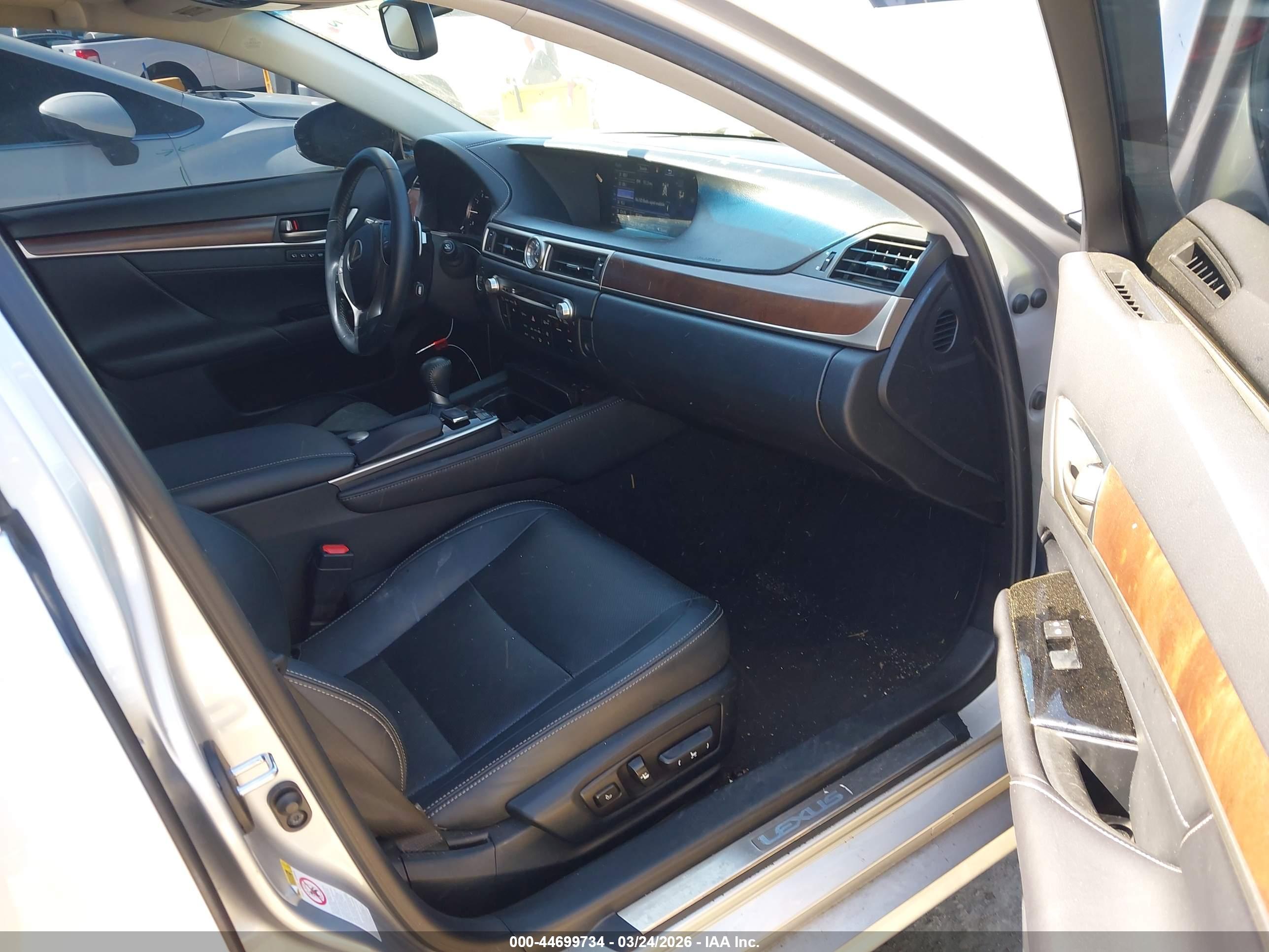 LEXUS GS image 5
