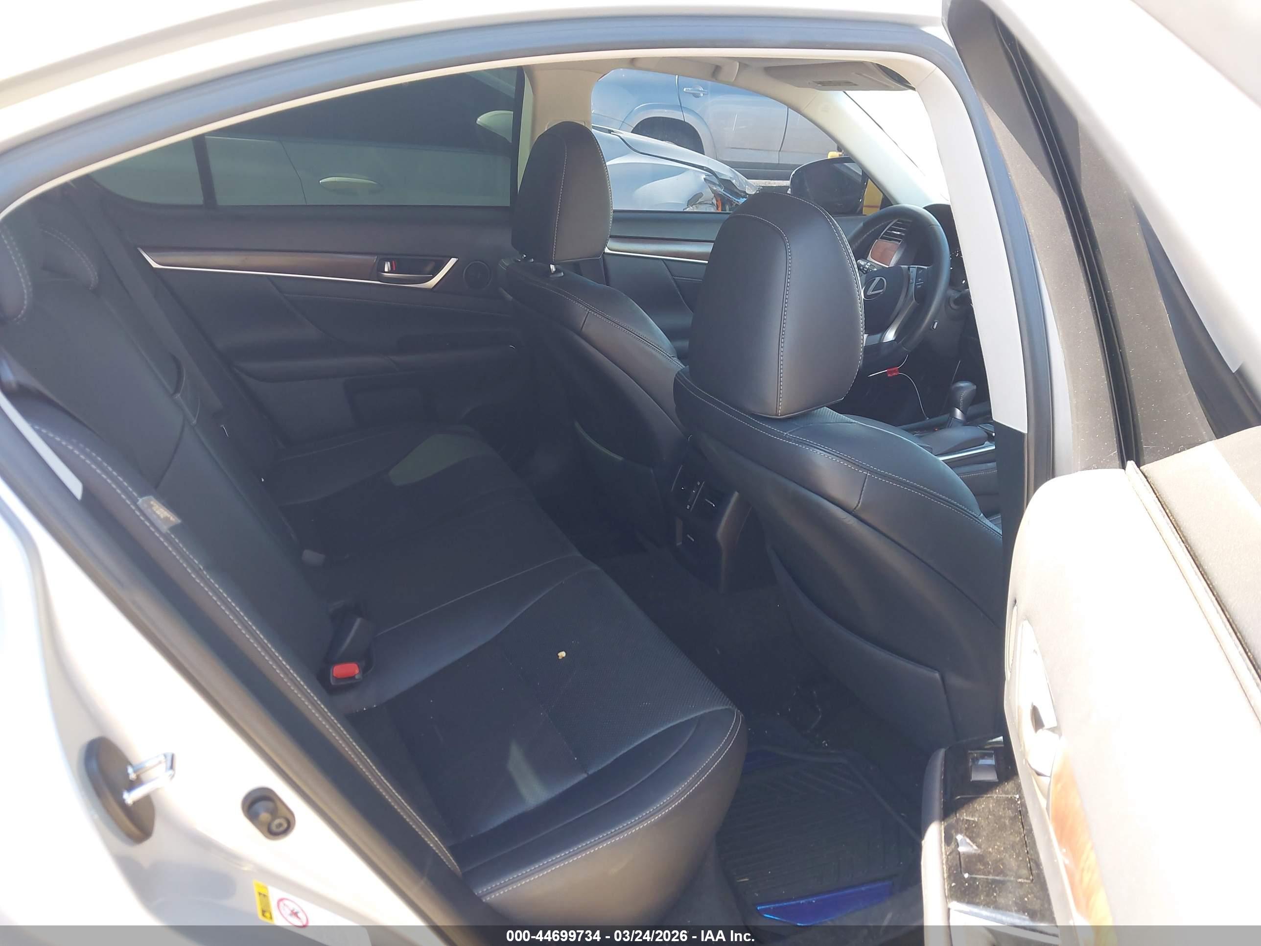 LEXUS GS image 8