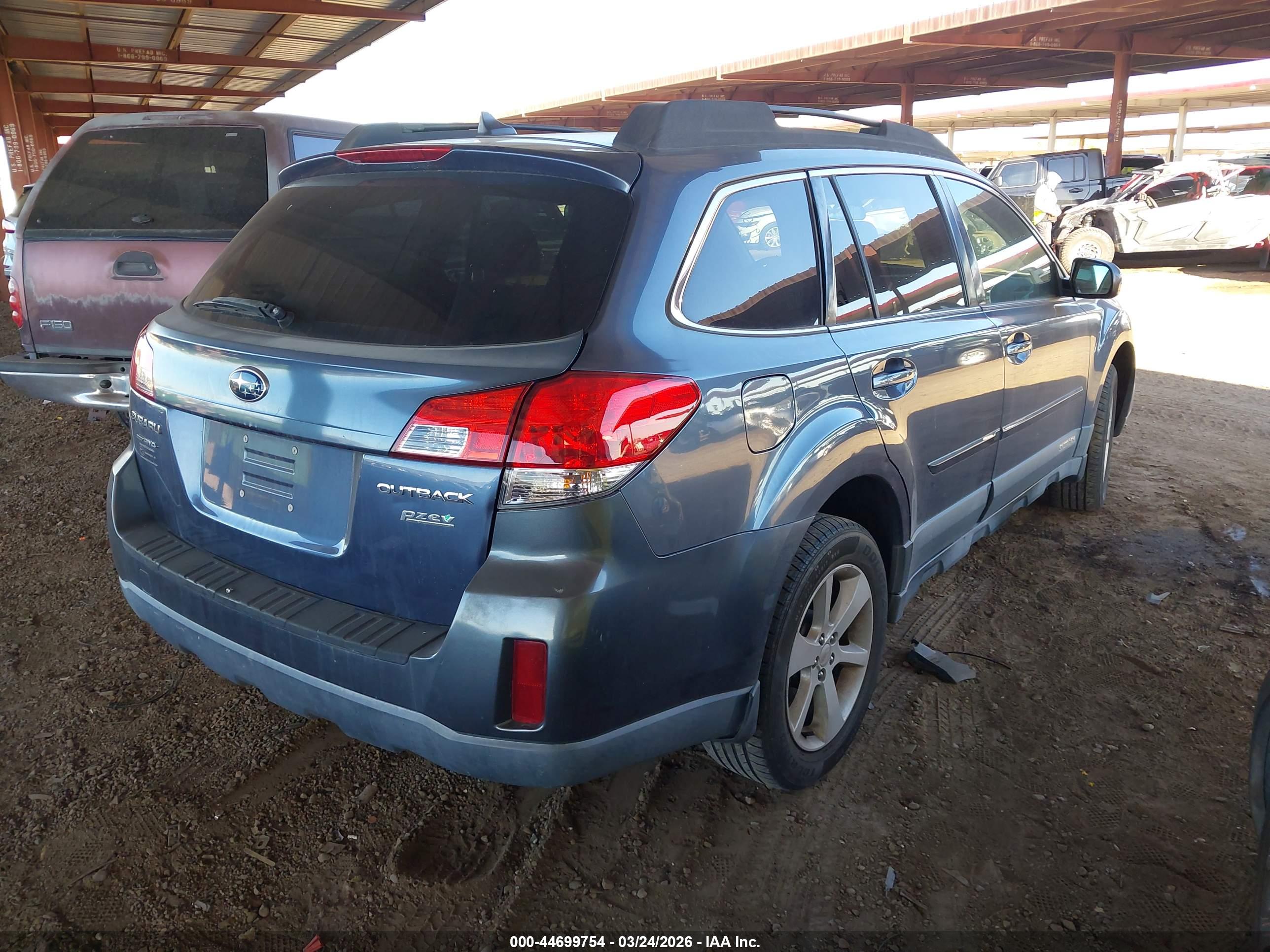 SUBARU OUTBACK image 4