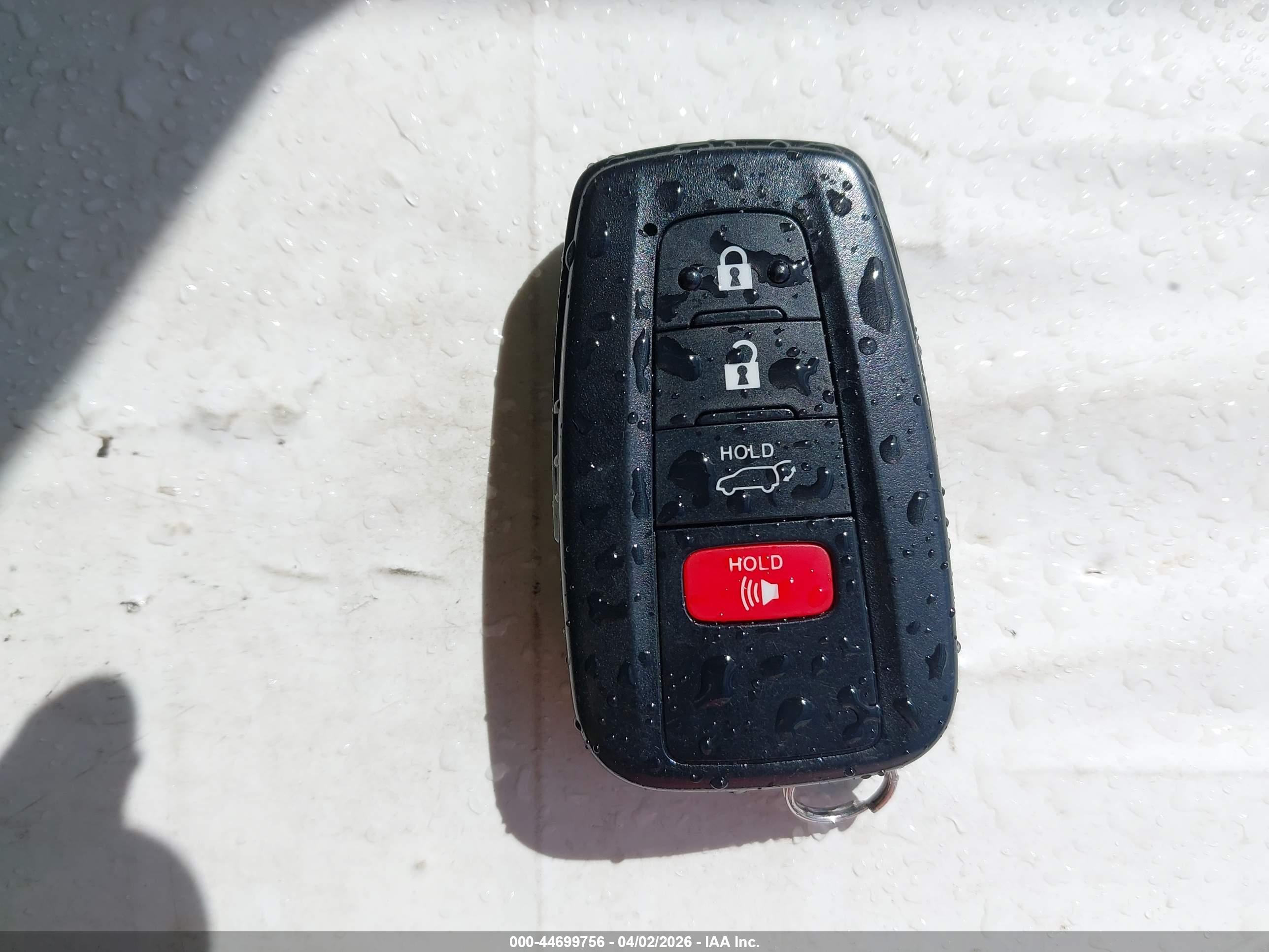 TOYOTA RAV4 image 11
