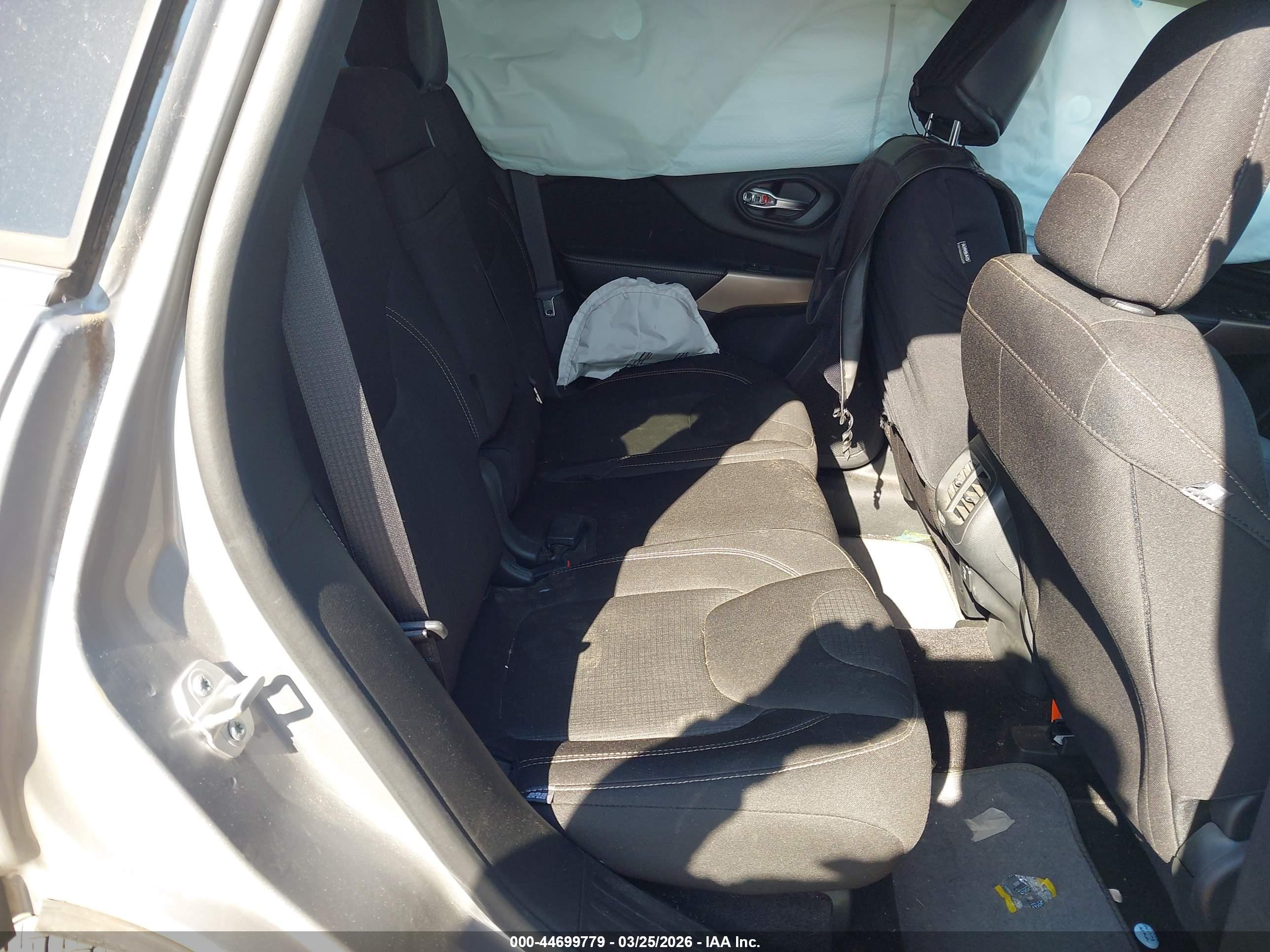 JEEP CHEROKEE image 8