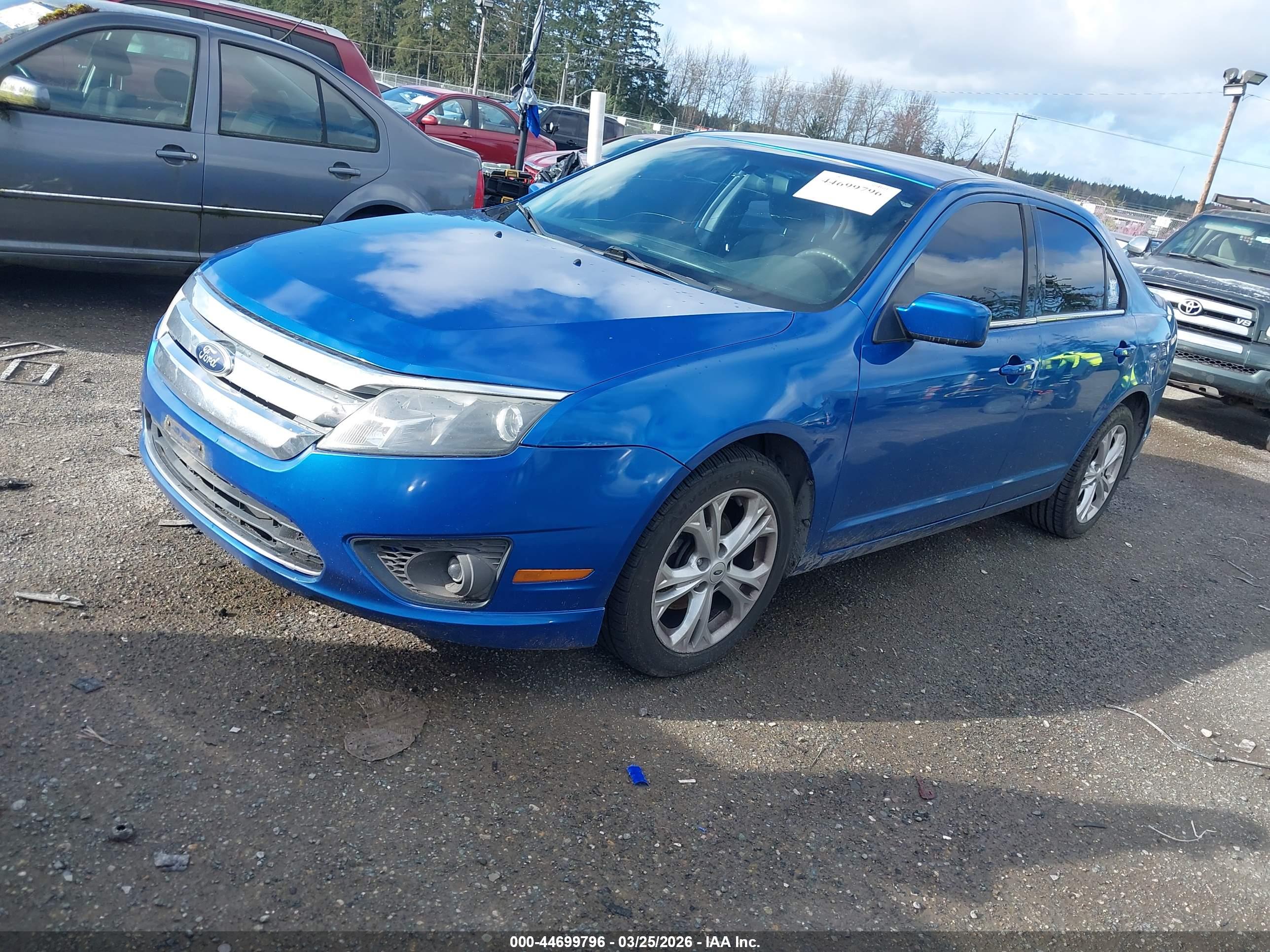 FORD FUSION image 2