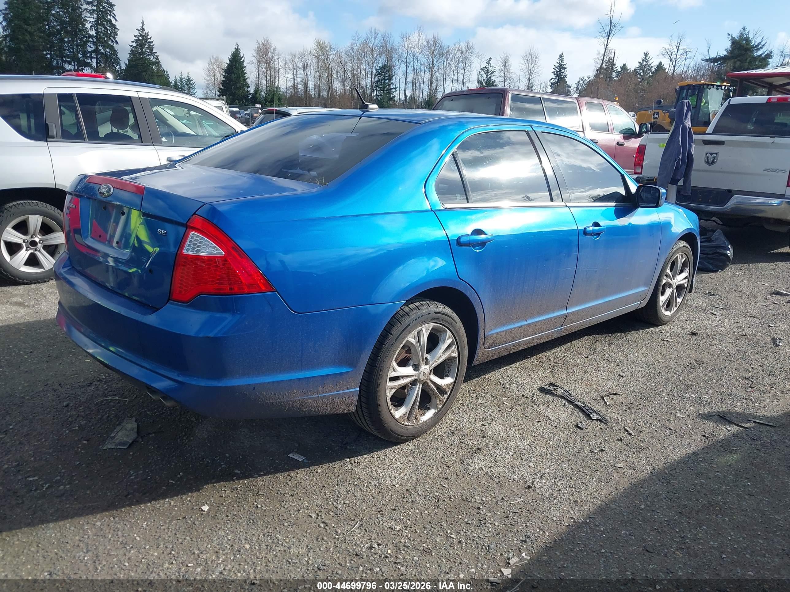FORD FUSION image 4