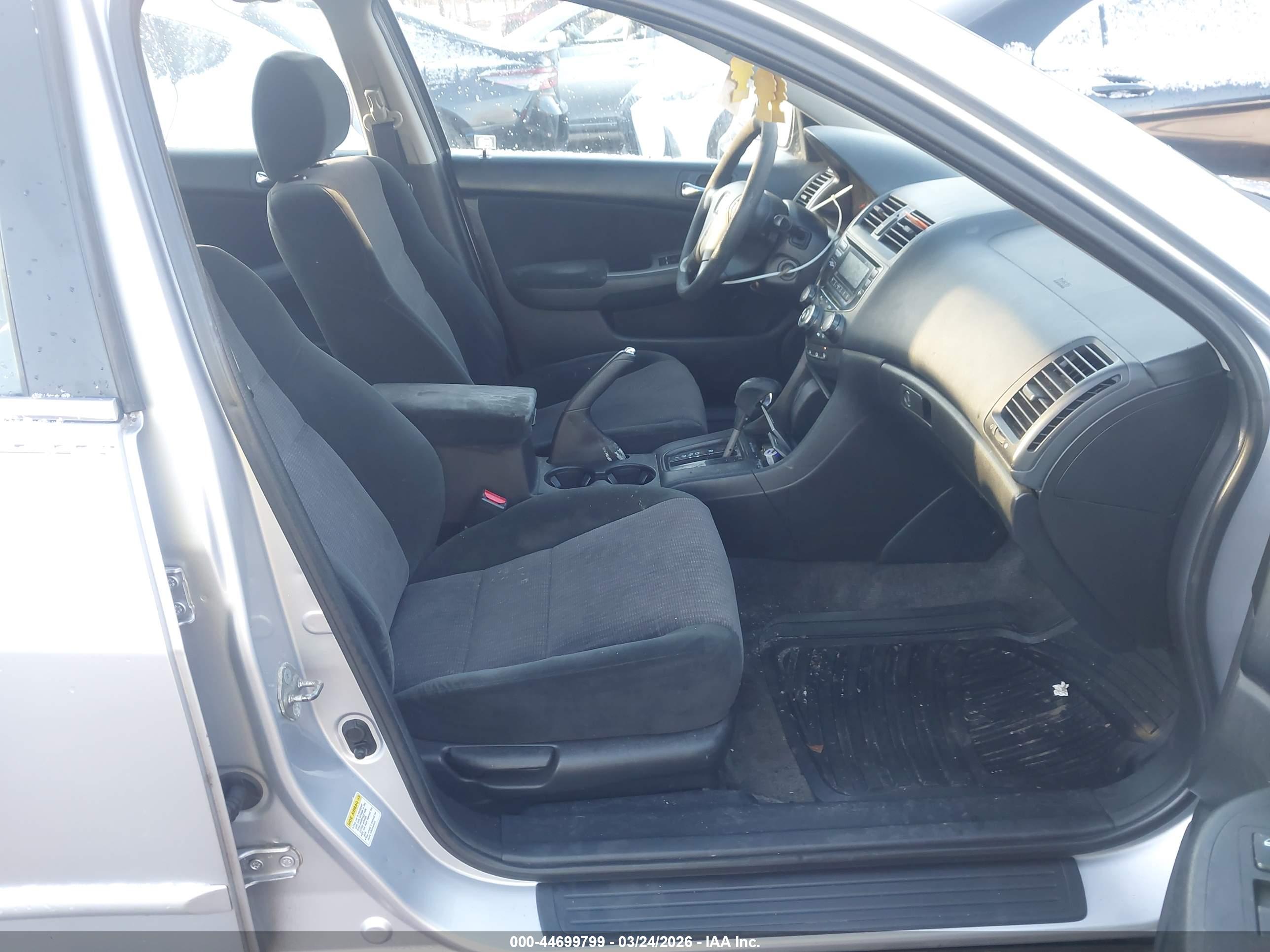 HONDA ACCORD image 5