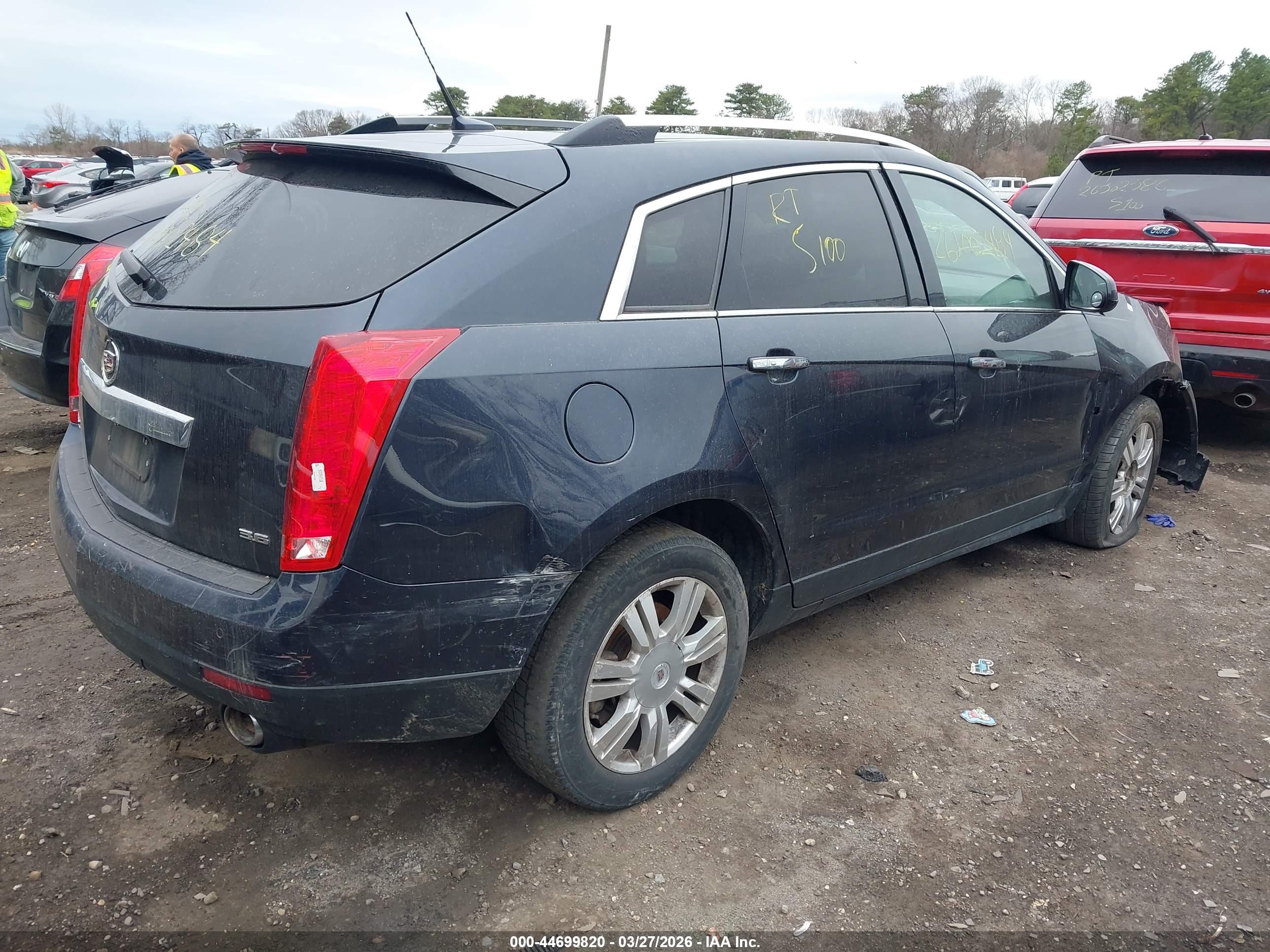 CADILLAC SRX image 4