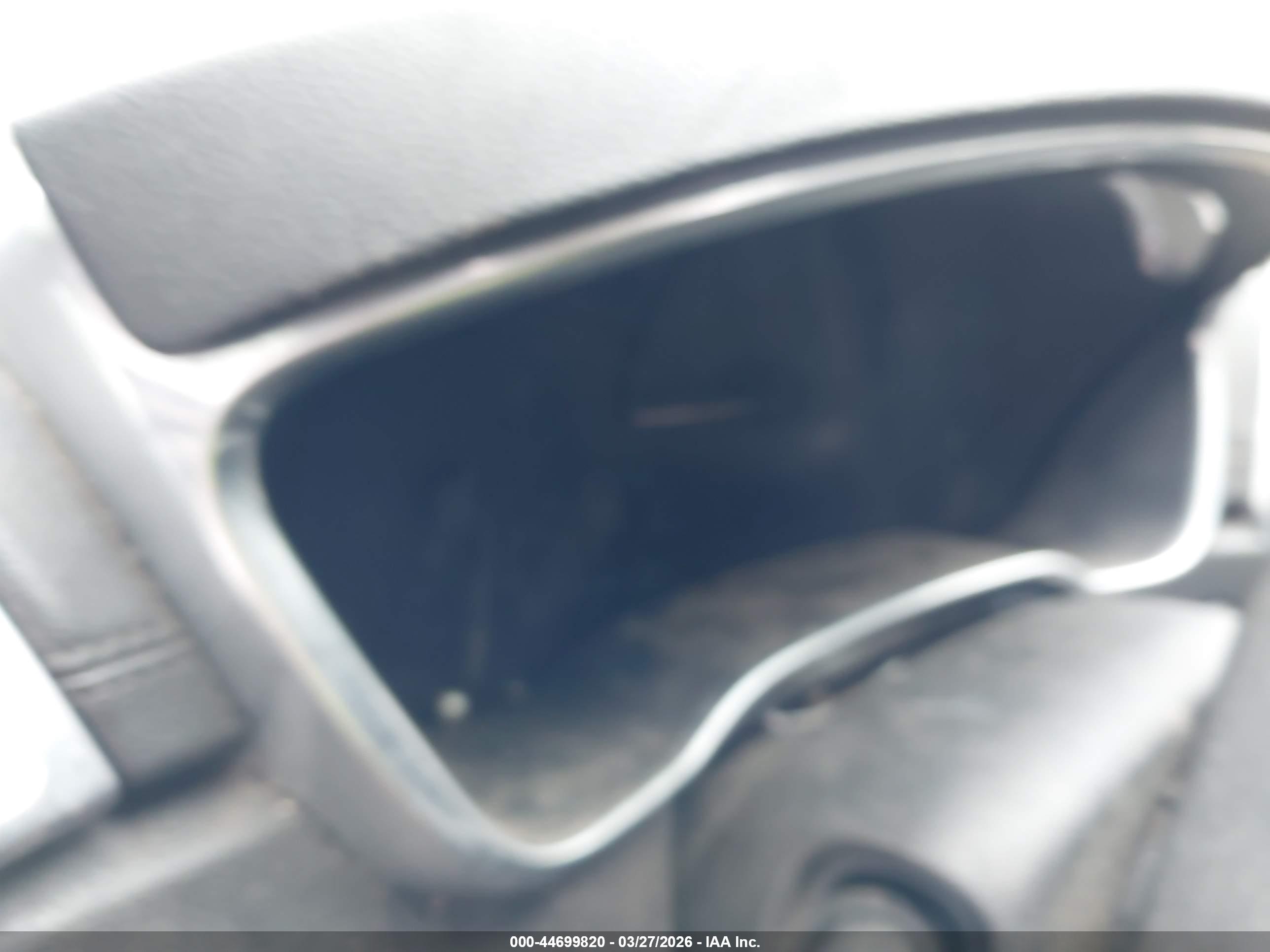 CADILLAC SRX image 7
