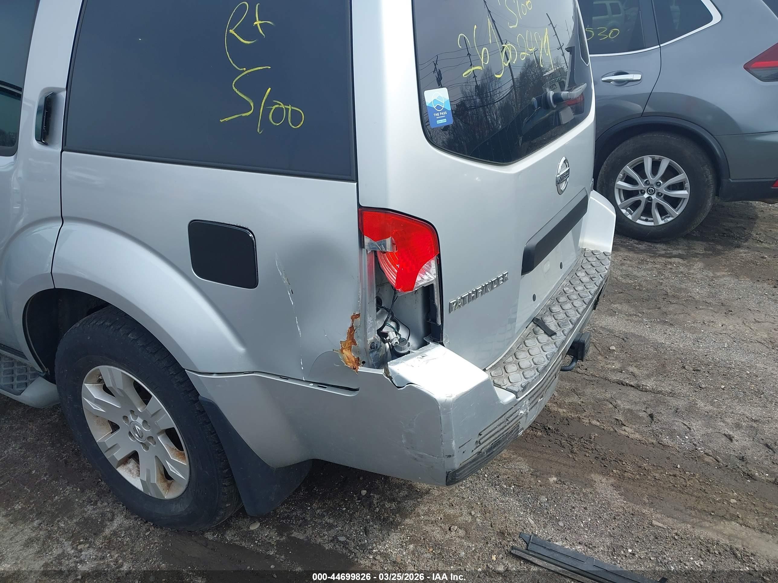 NISSAN PATHFINDER image 6