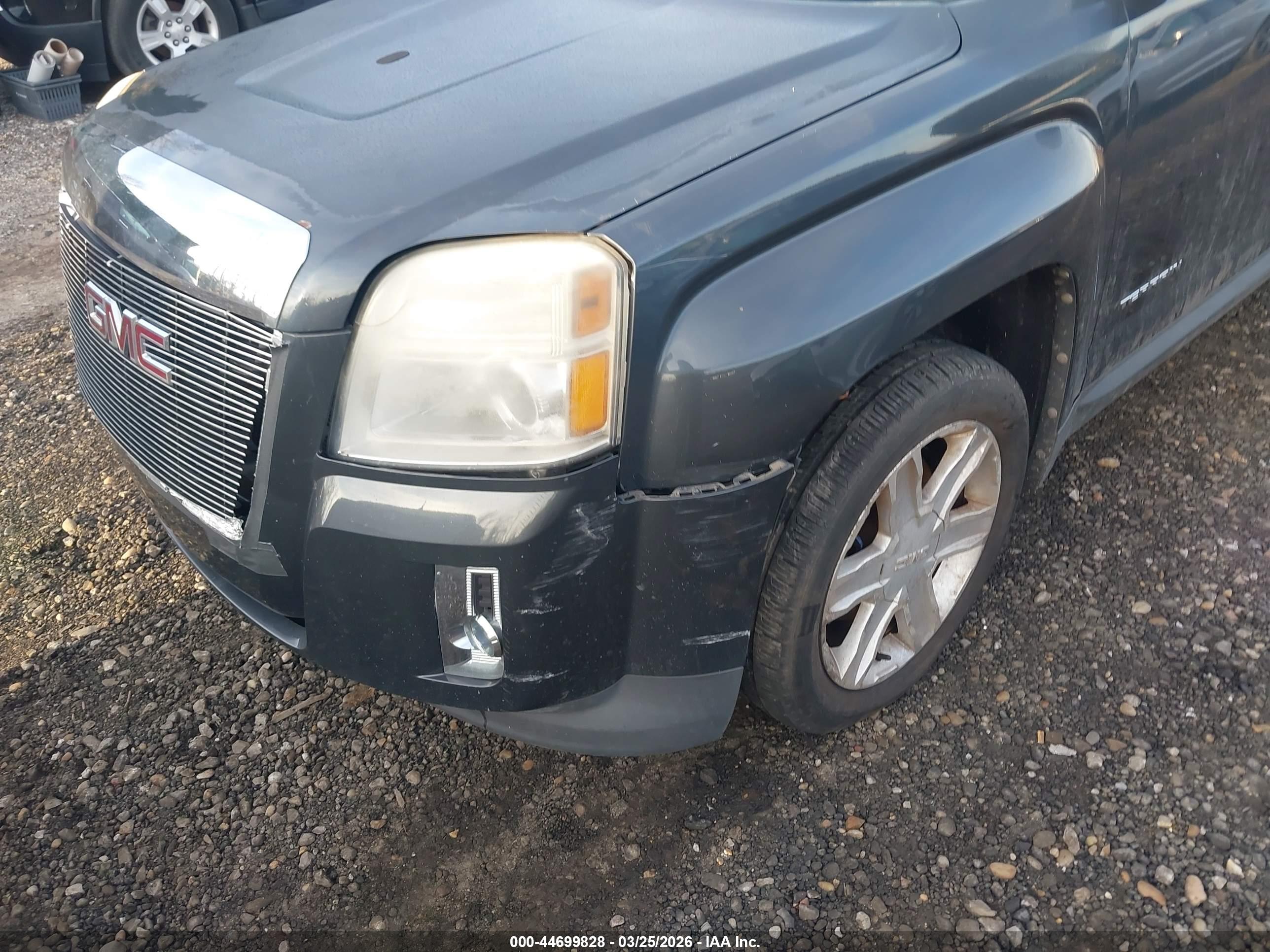 GMC TERRAIN image 6