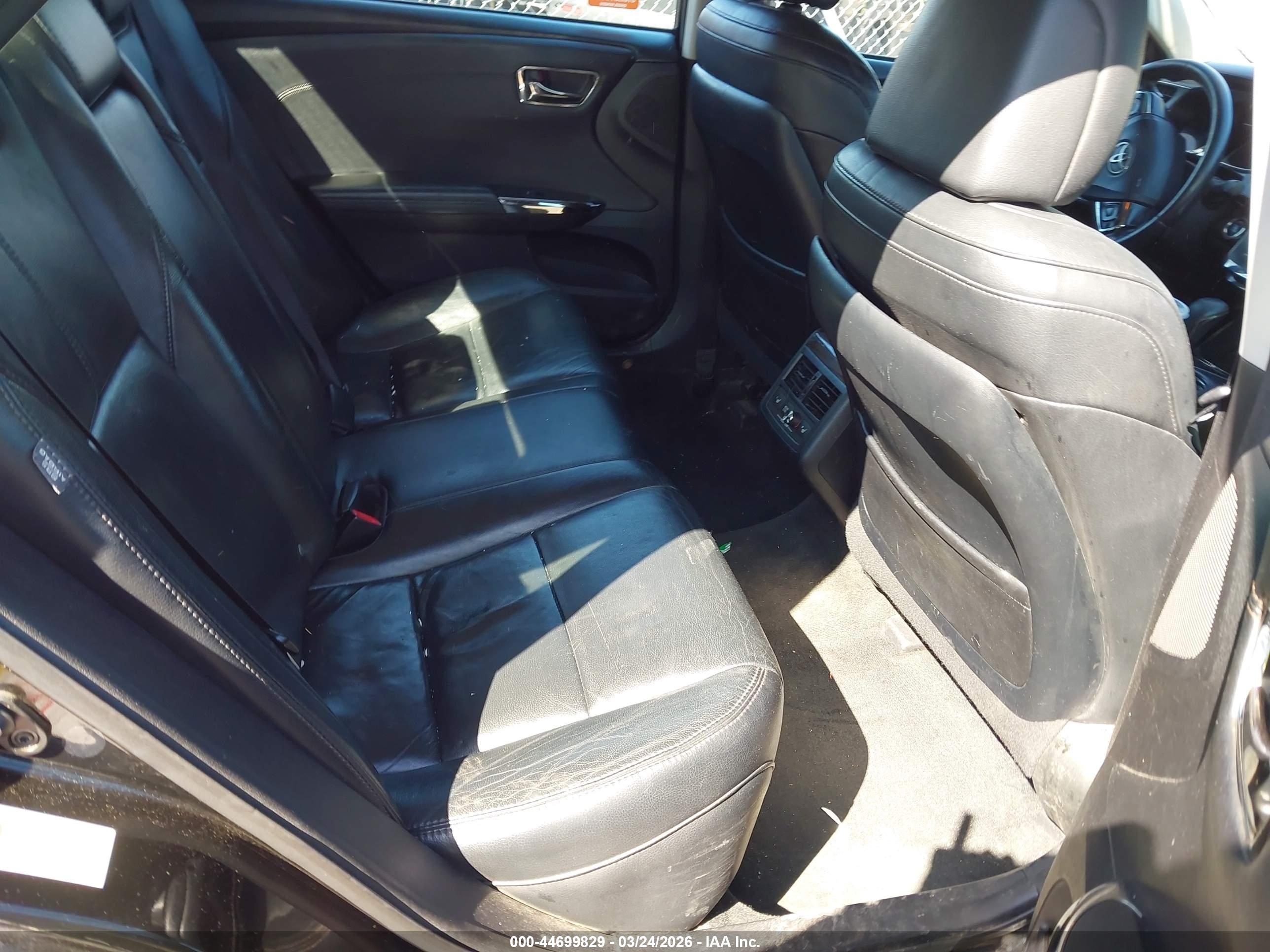 TOYOTA AVALON image 8