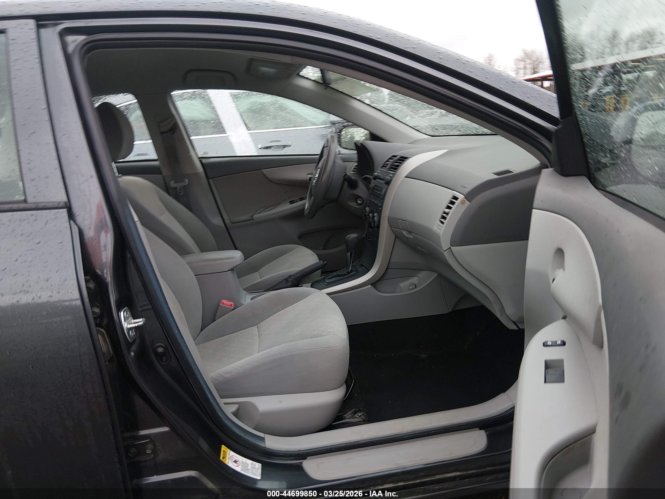 TOYOTA COROLLA image 5