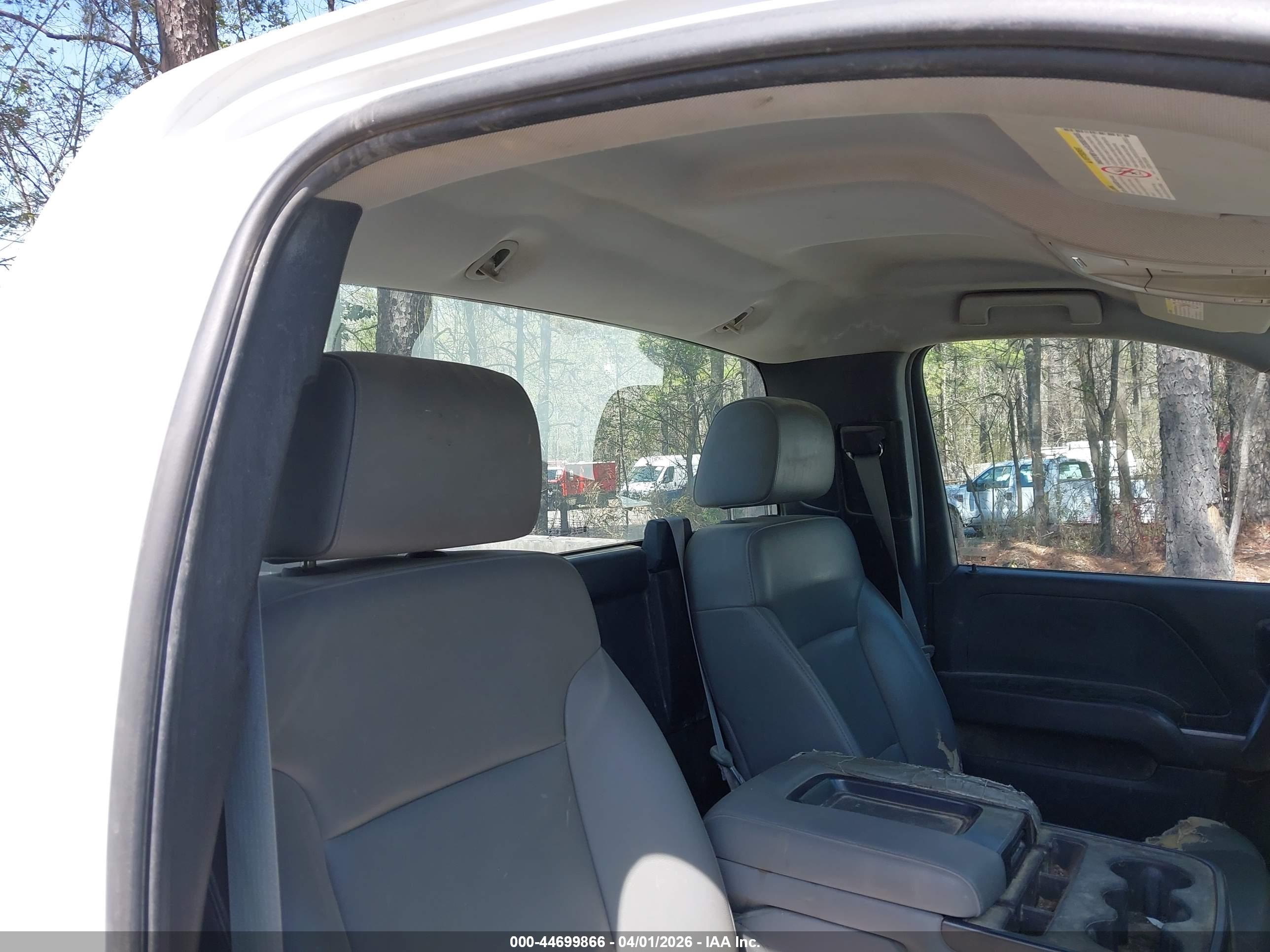 CHEVROLET SILVERADO image 8