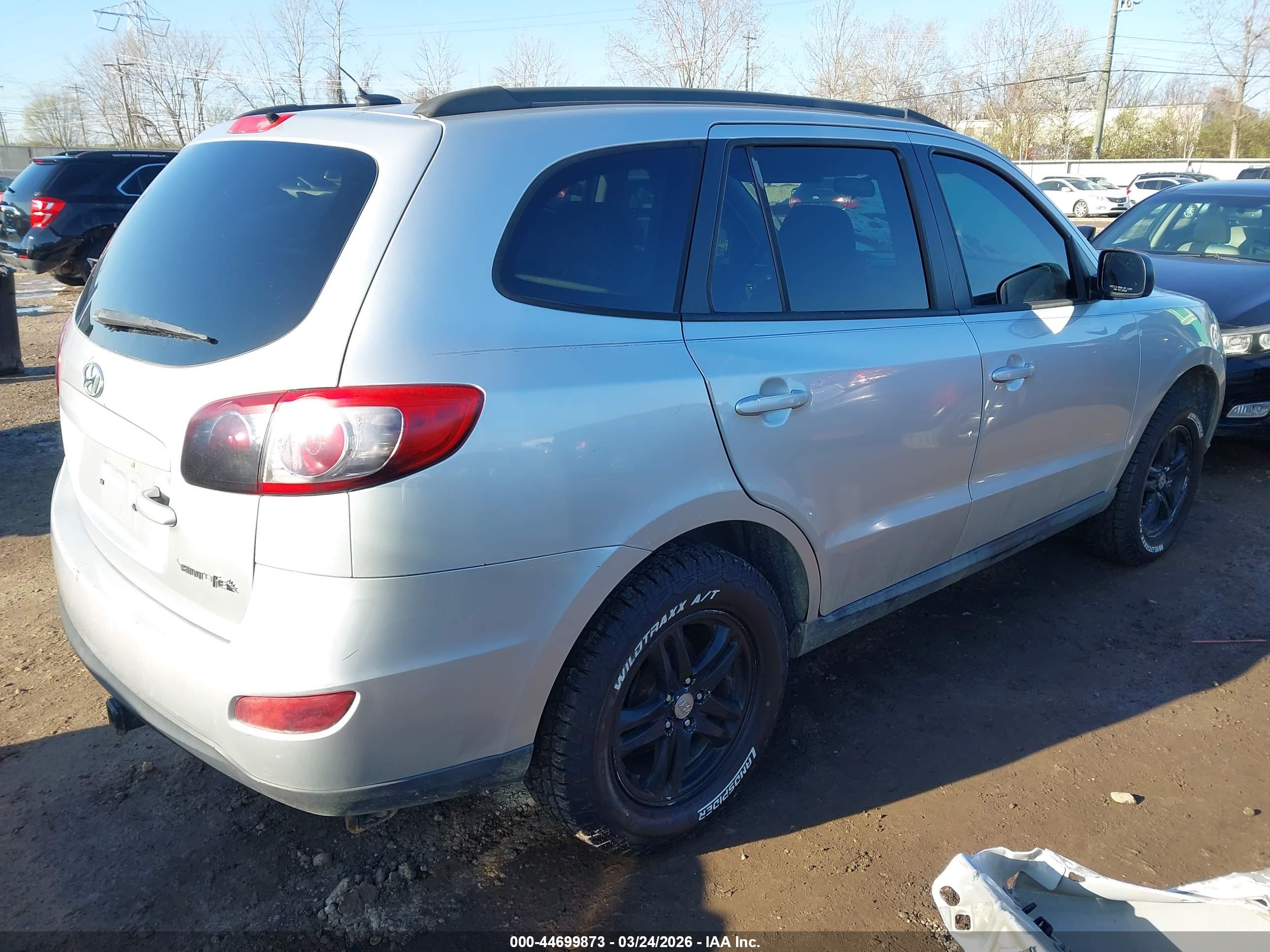 HYUNDAI SANTA image 4