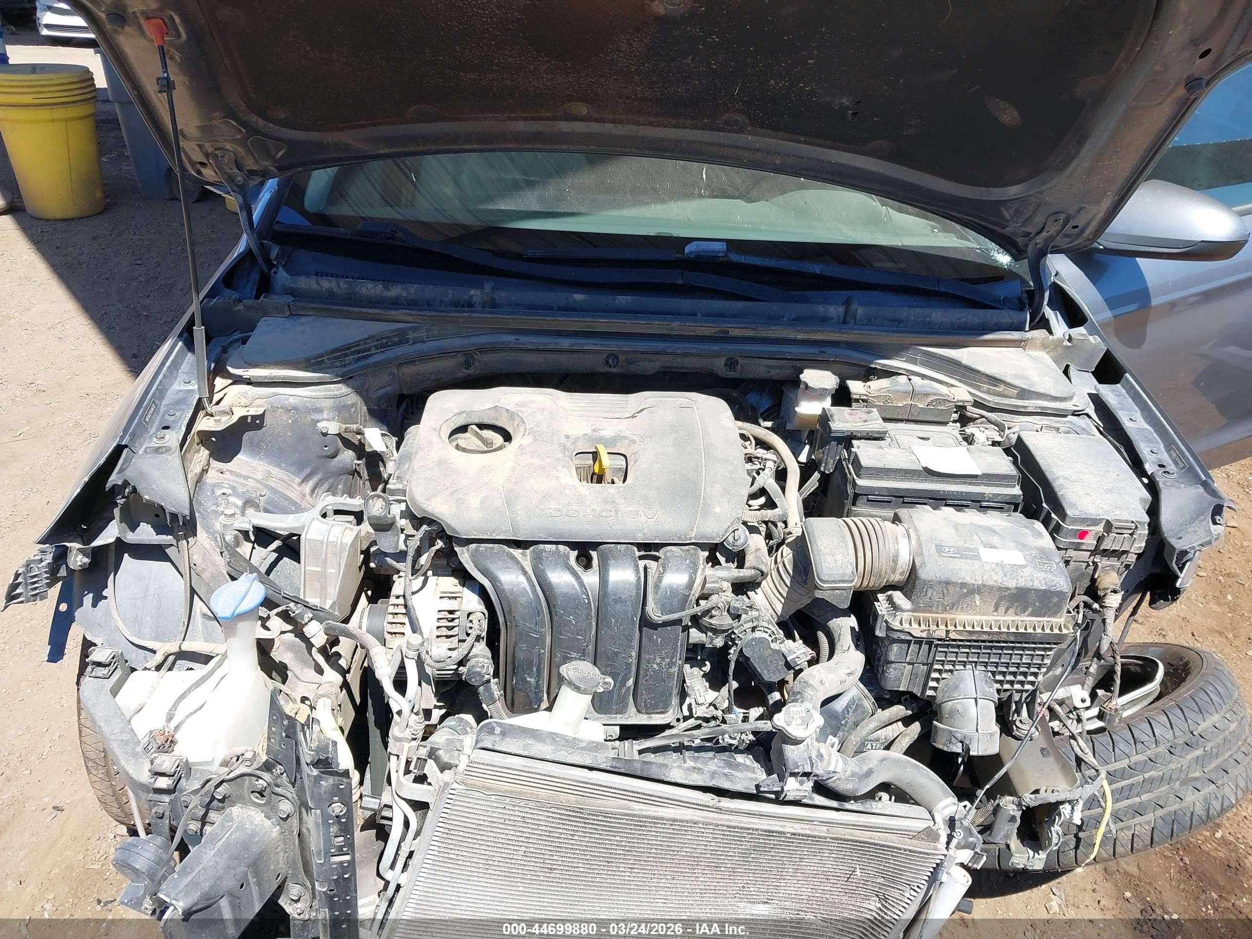 HYUNDAI ELANTRA image 10