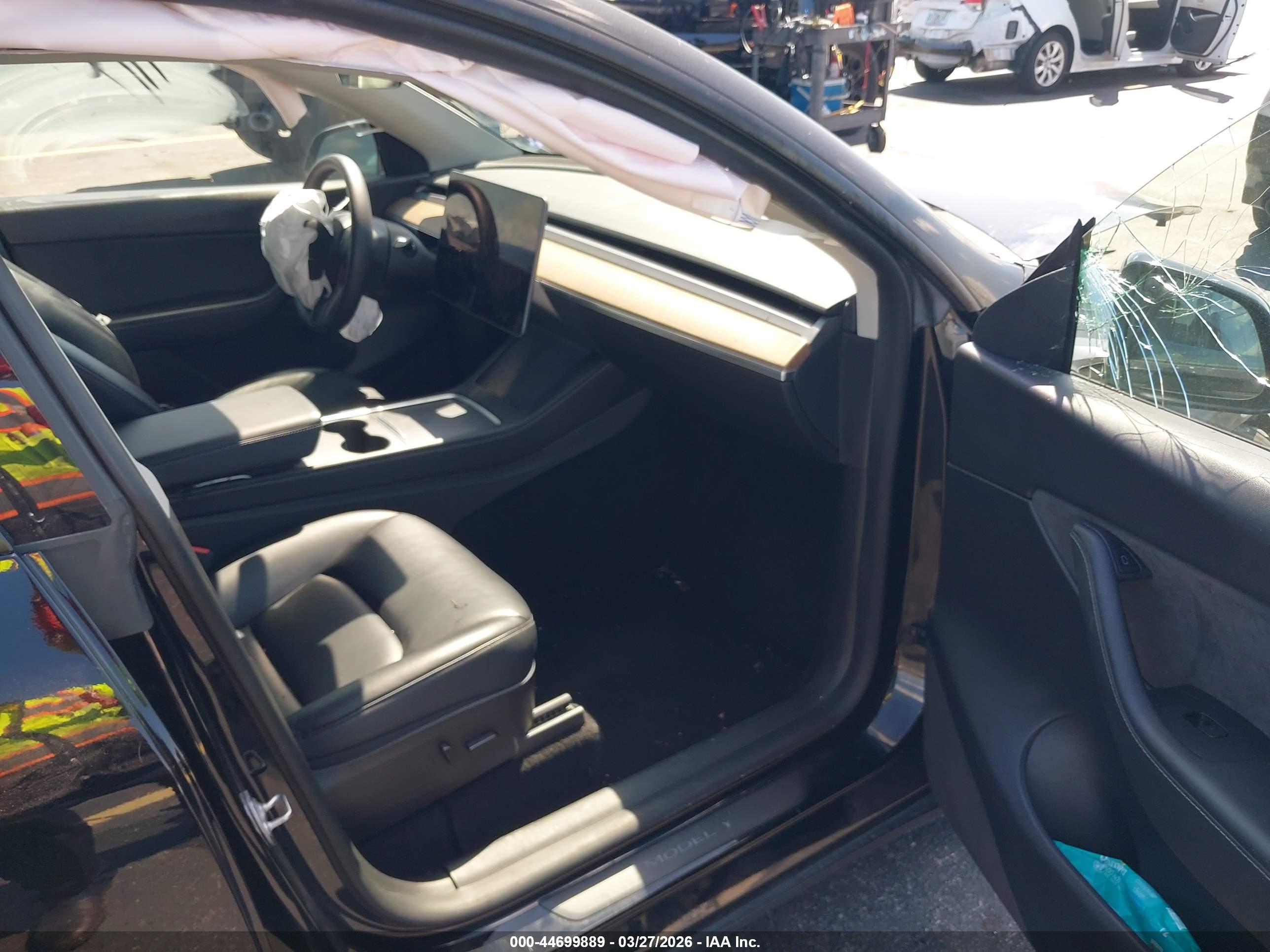 TESLA MODEL image 5