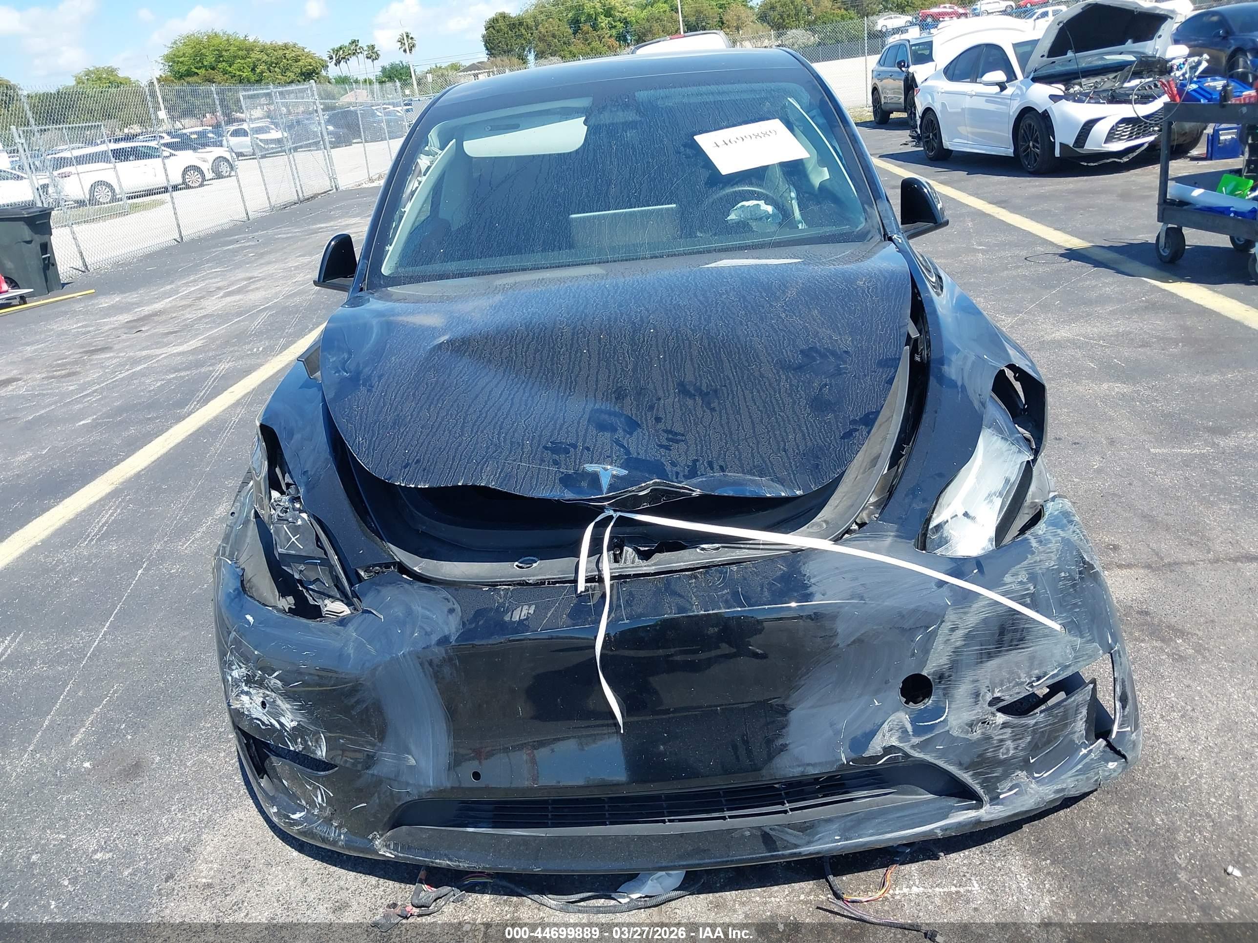 TESLA MODEL image 6