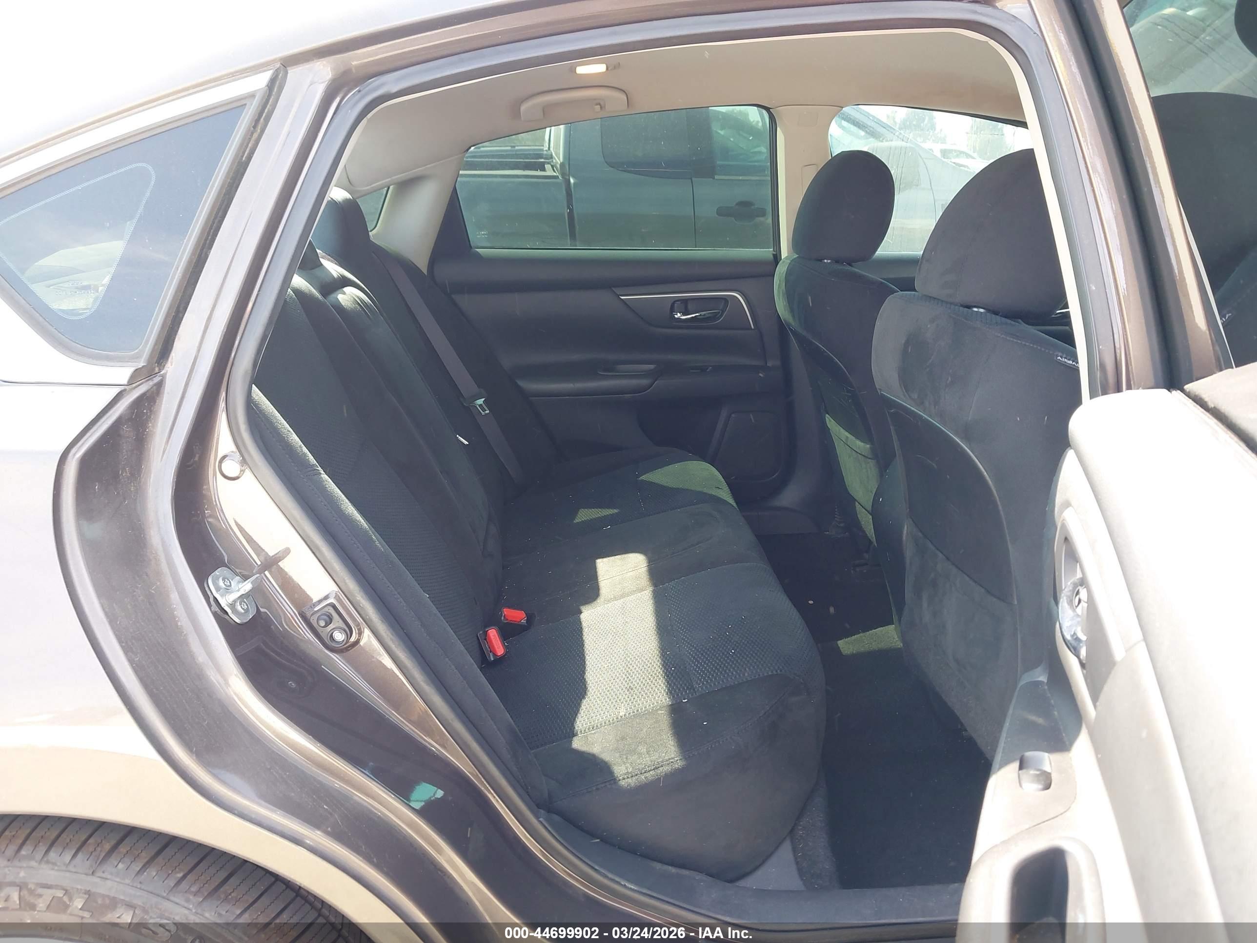 NISSAN ALTIMA image 8