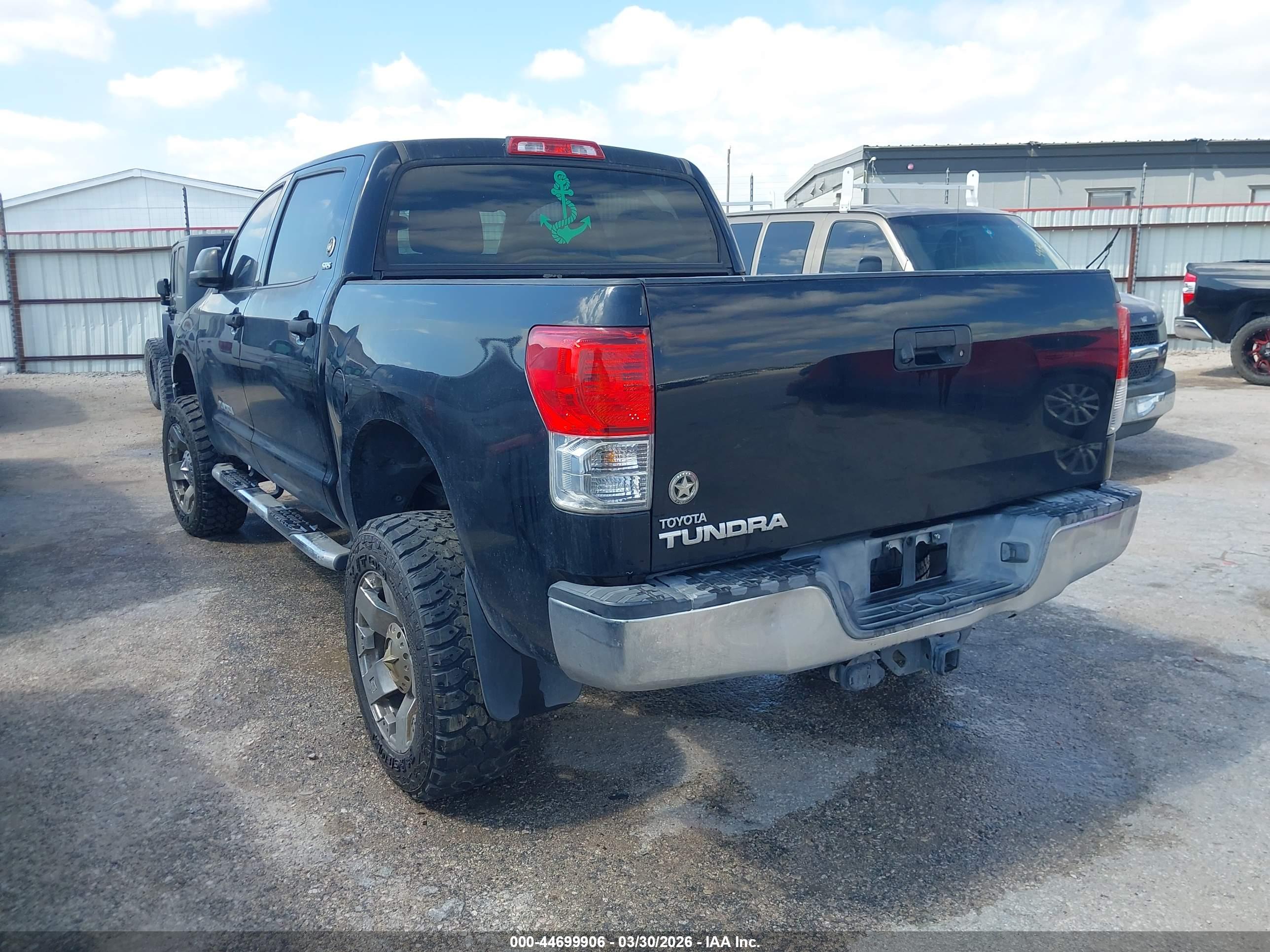 TOYOTA TUNDRA image 3