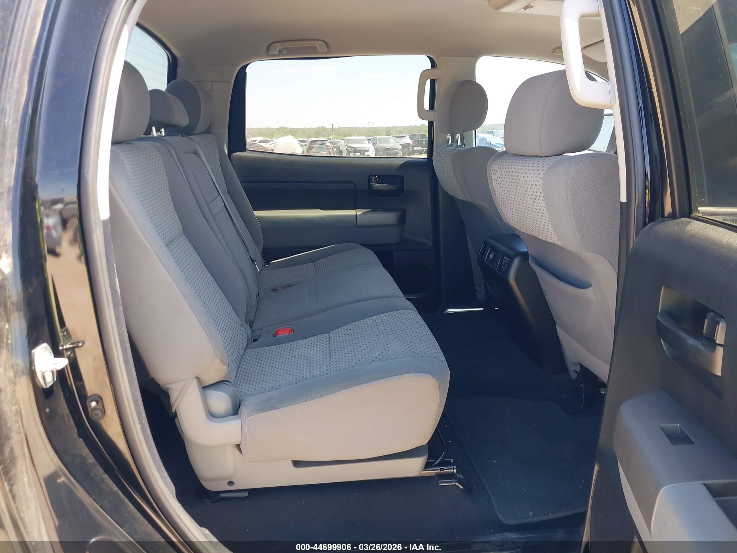 TOYOTA TUNDRA image 8