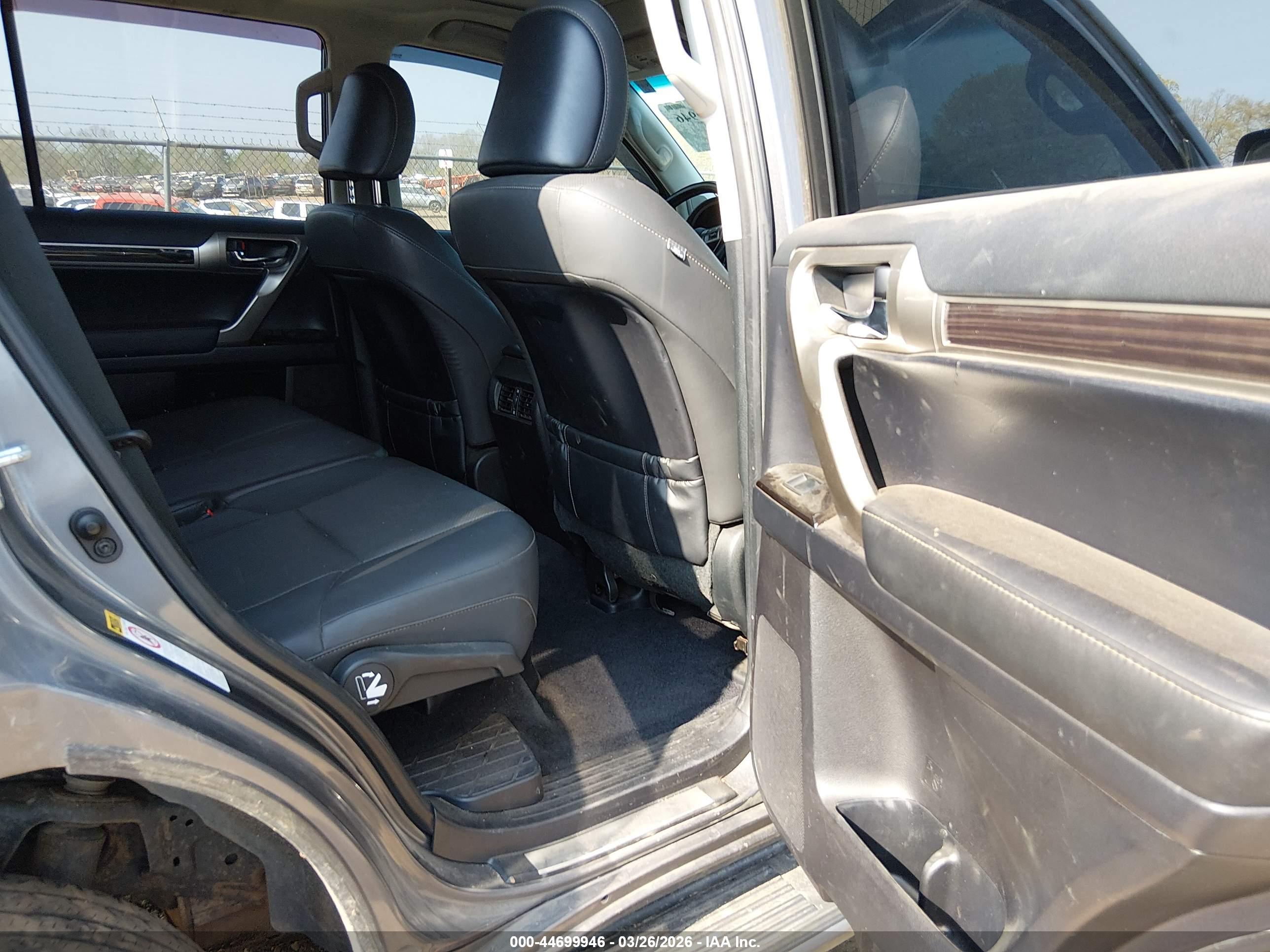 LEXUS GX image 8