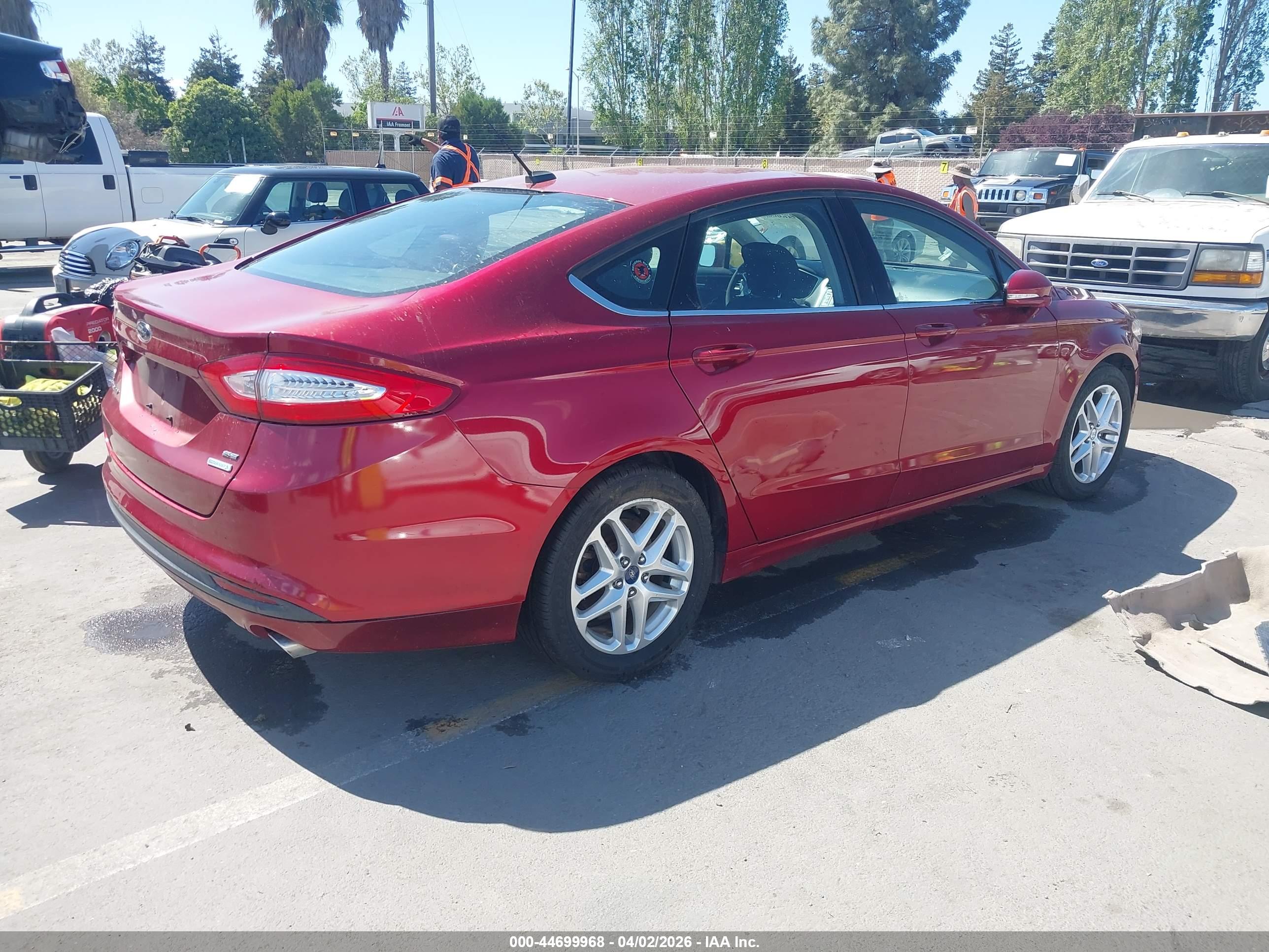 FORD FUSION image 4