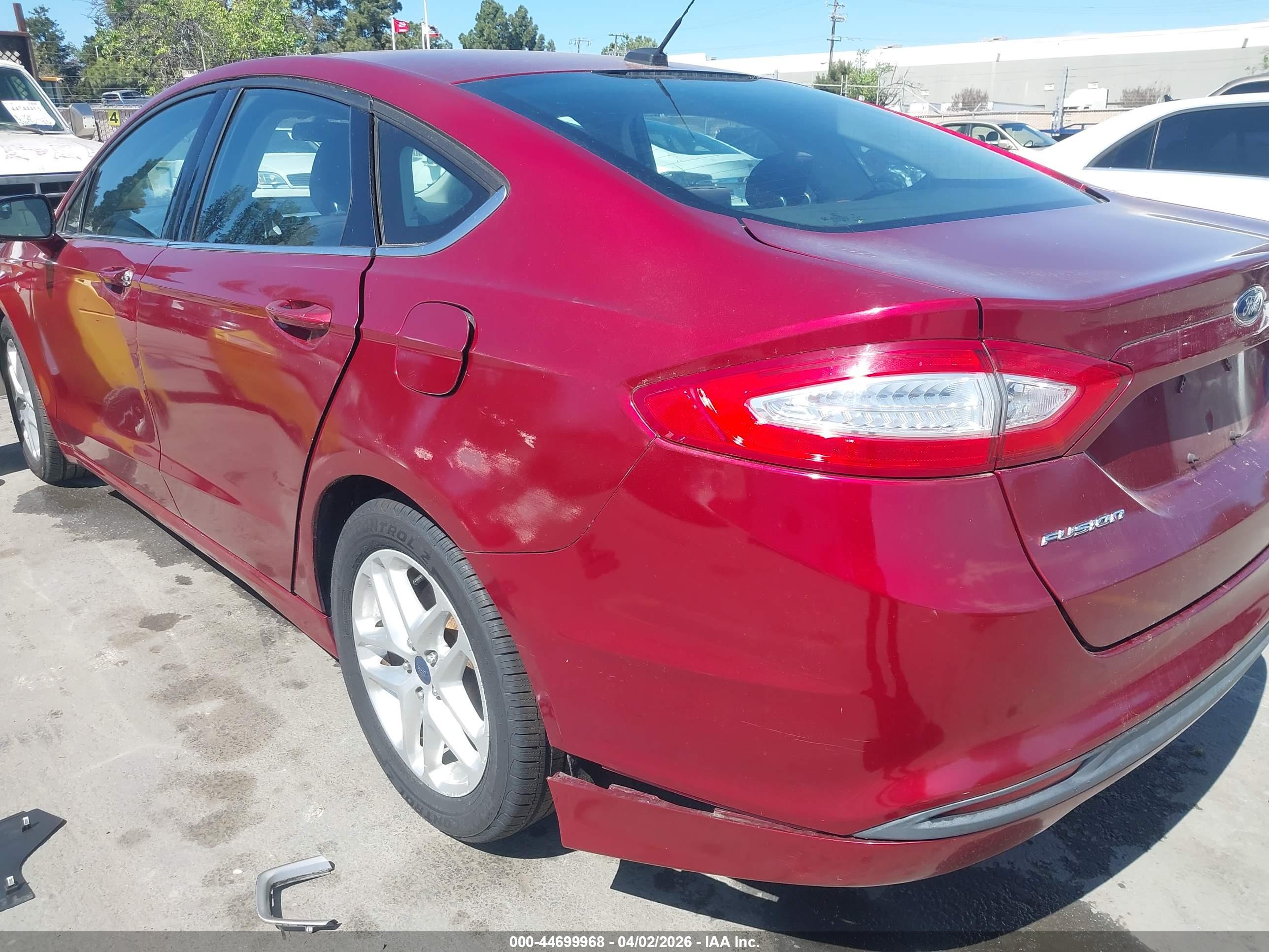 FORD FUSION image 6