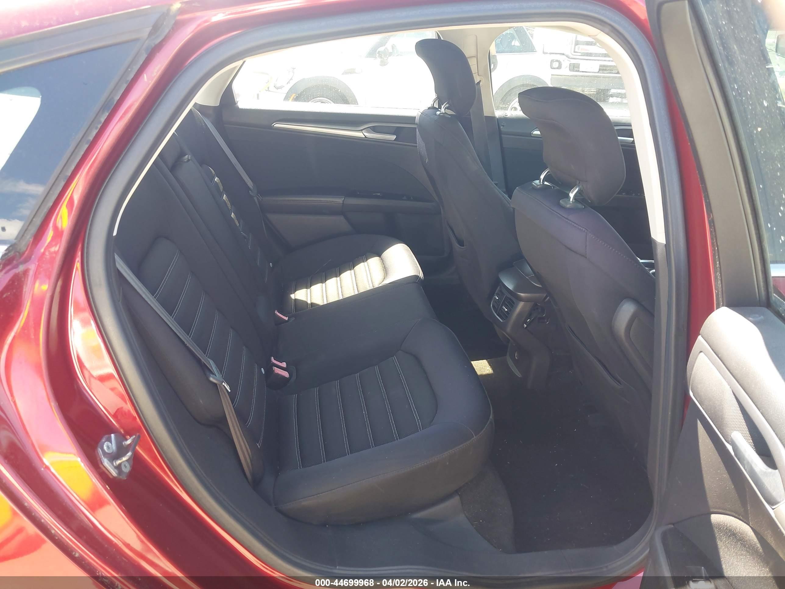 FORD FUSION image 8