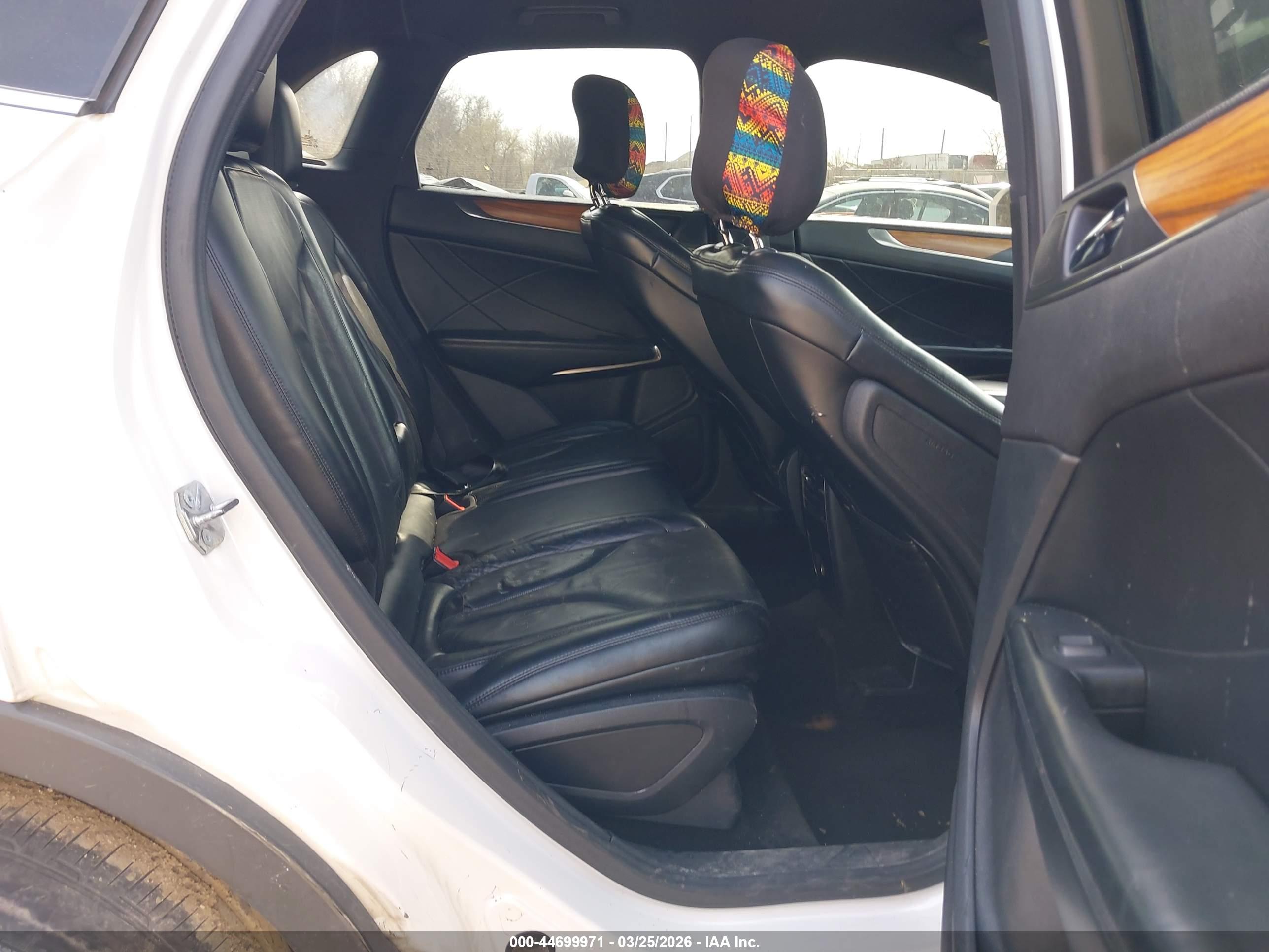LINCOLN MKC image 8