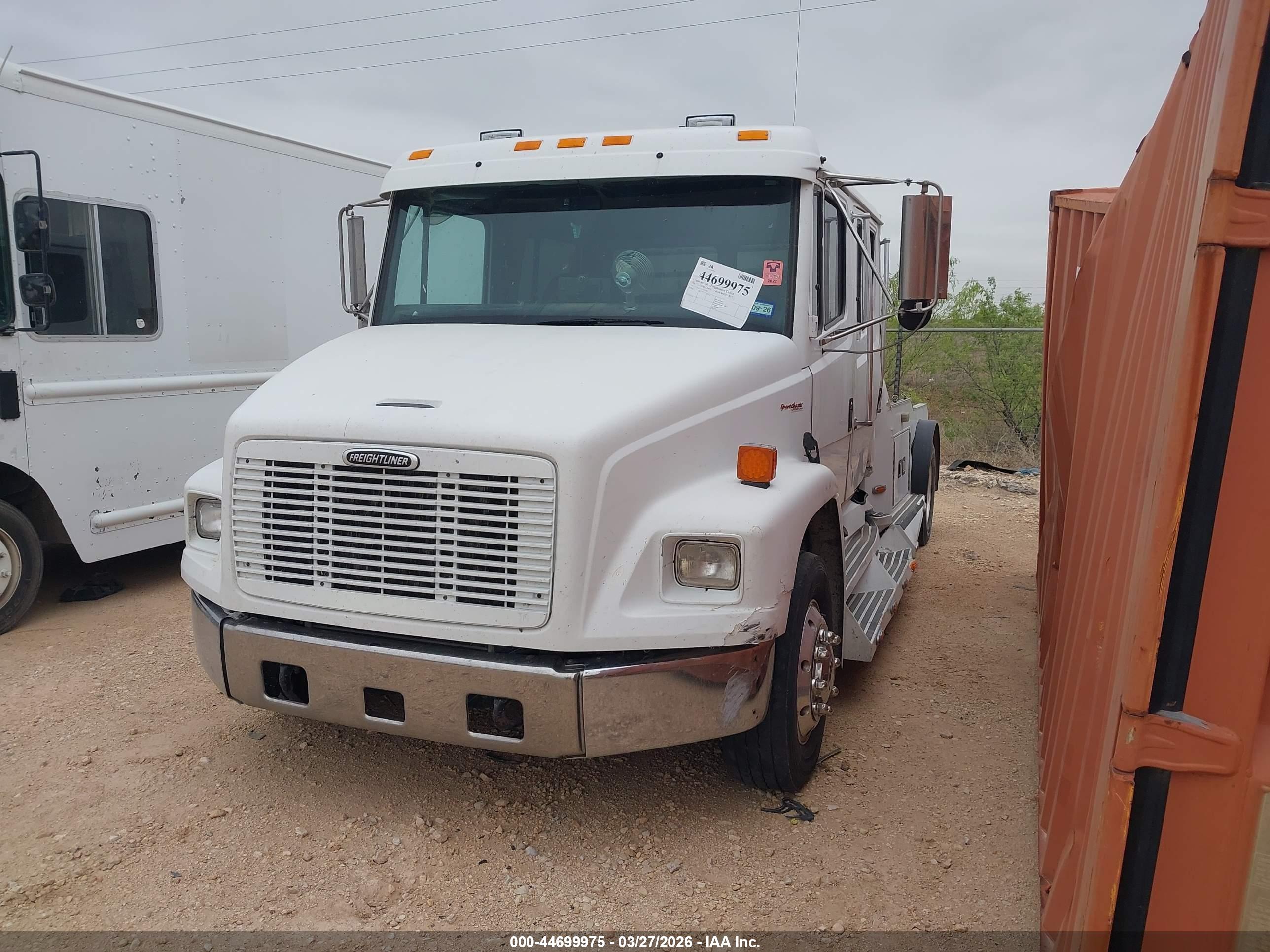 FREIGHTLINER MEDIUM image 2