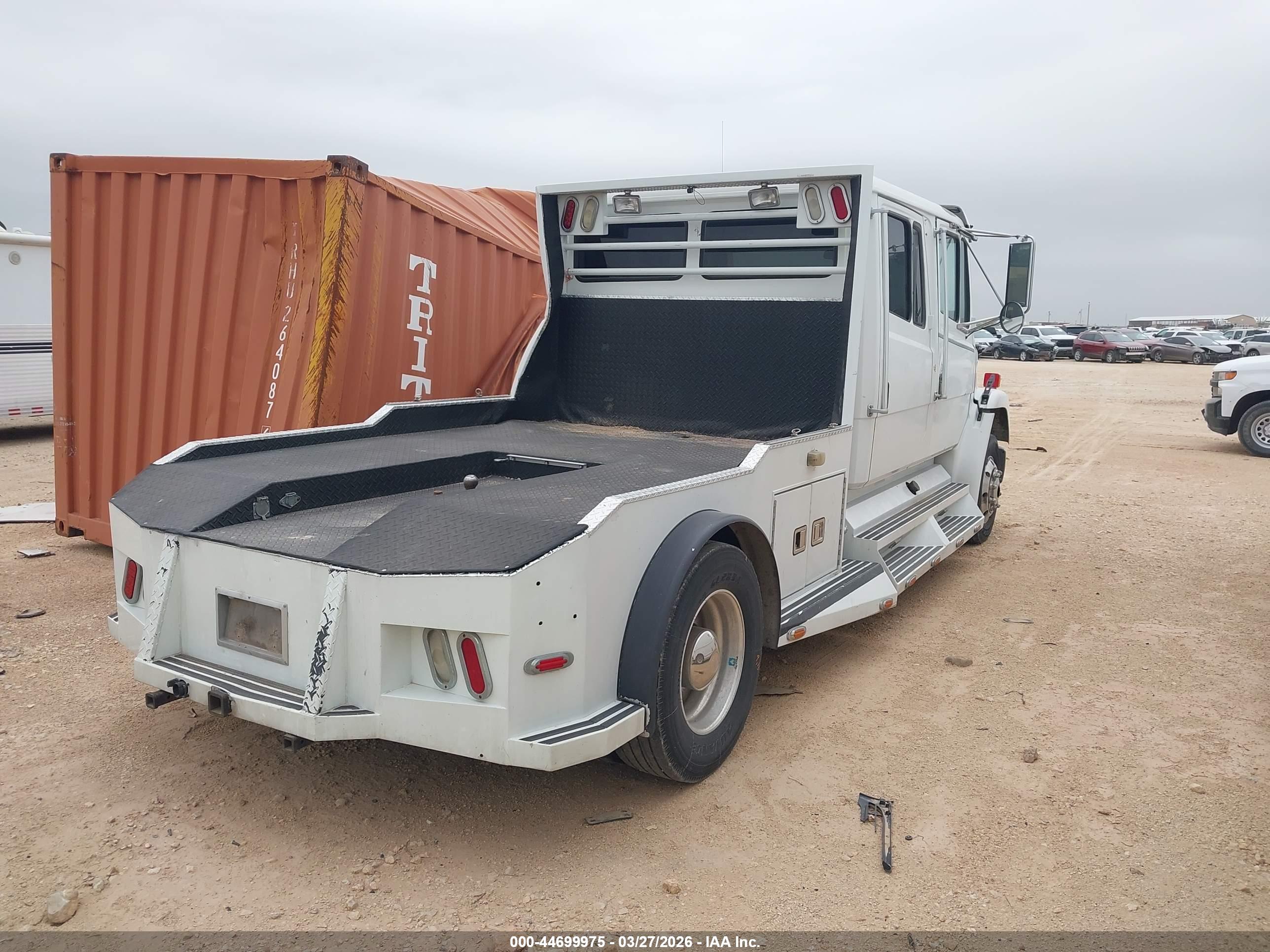 FREIGHTLINER MEDIUM image 4