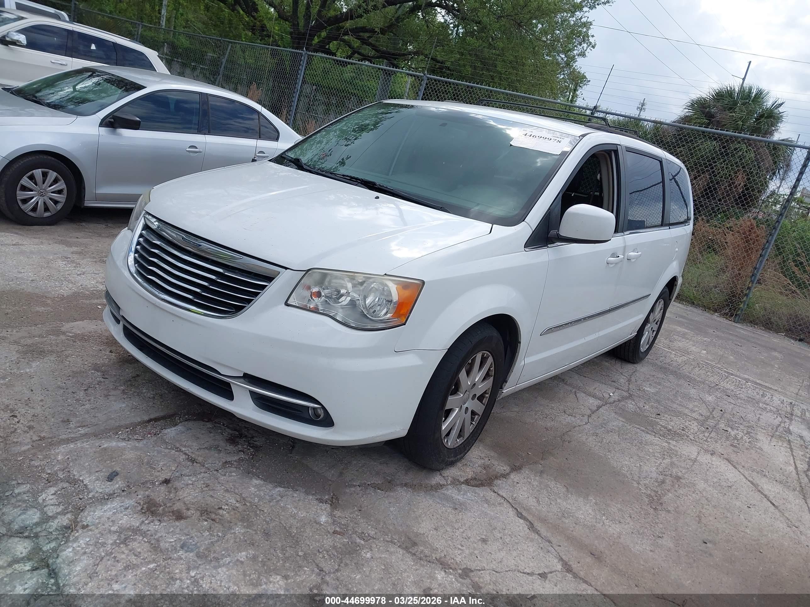 CHRYSLER TOWN image 2