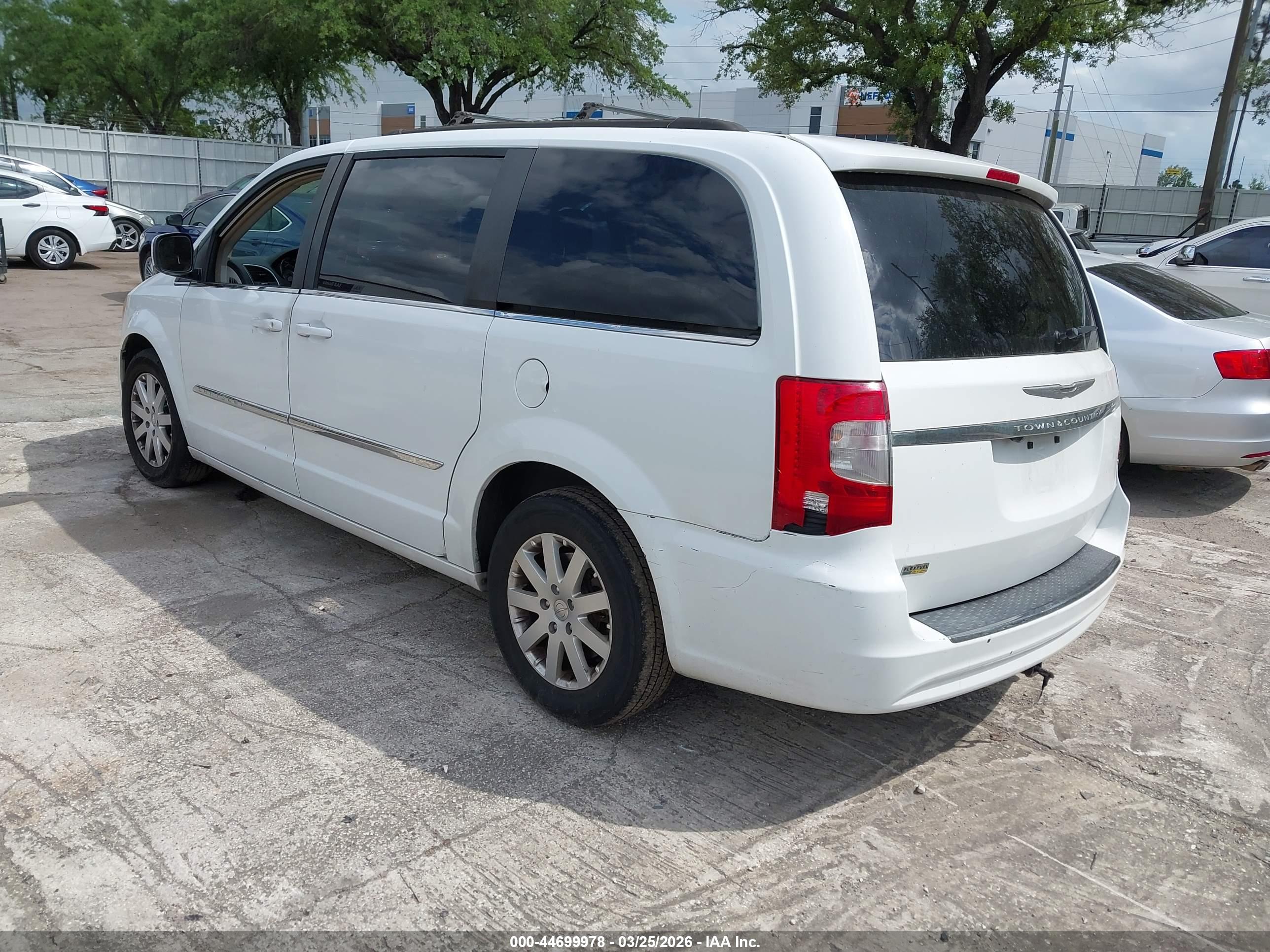 CHRYSLER TOWN image 3