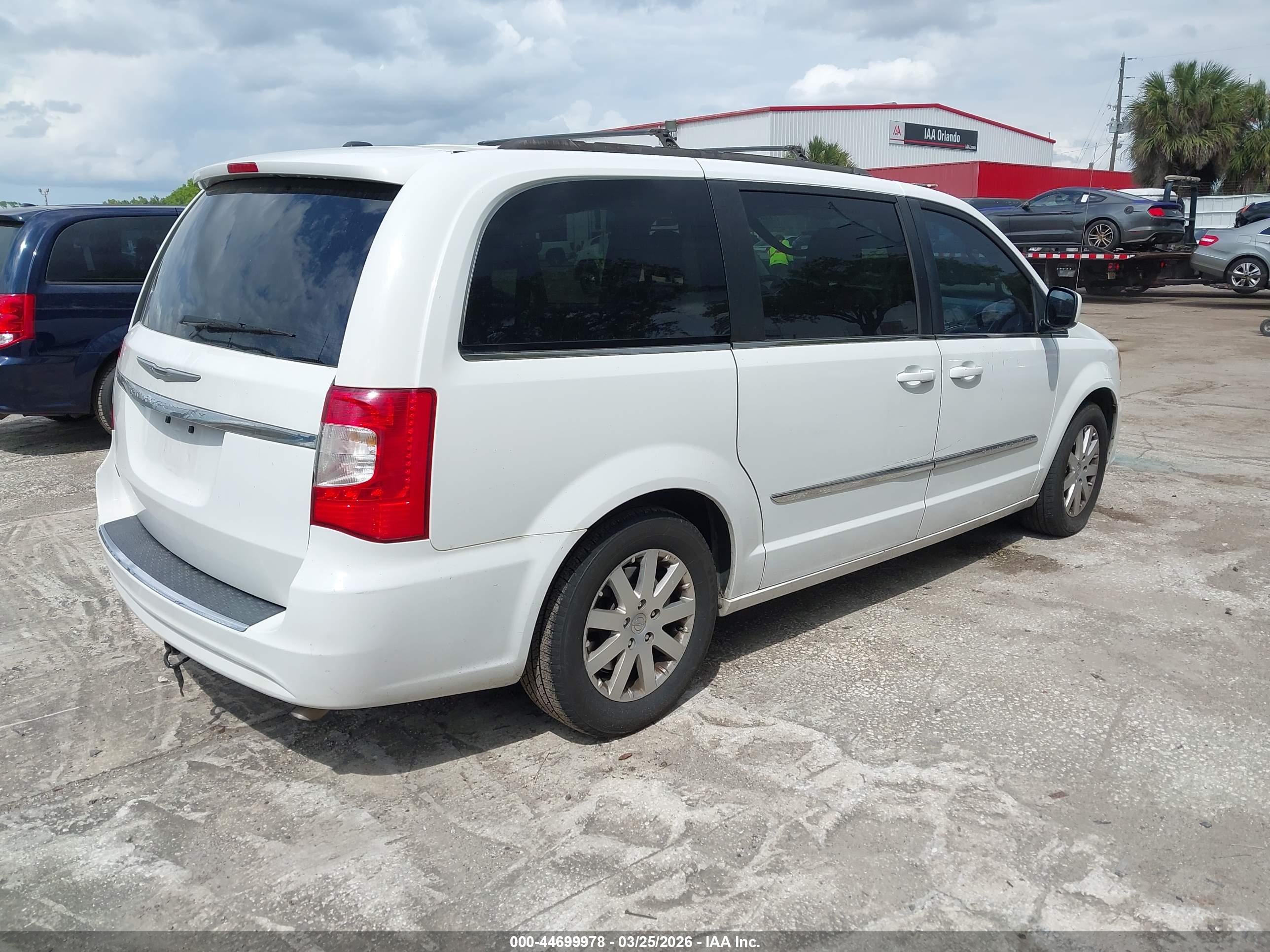 CHRYSLER TOWN image 4