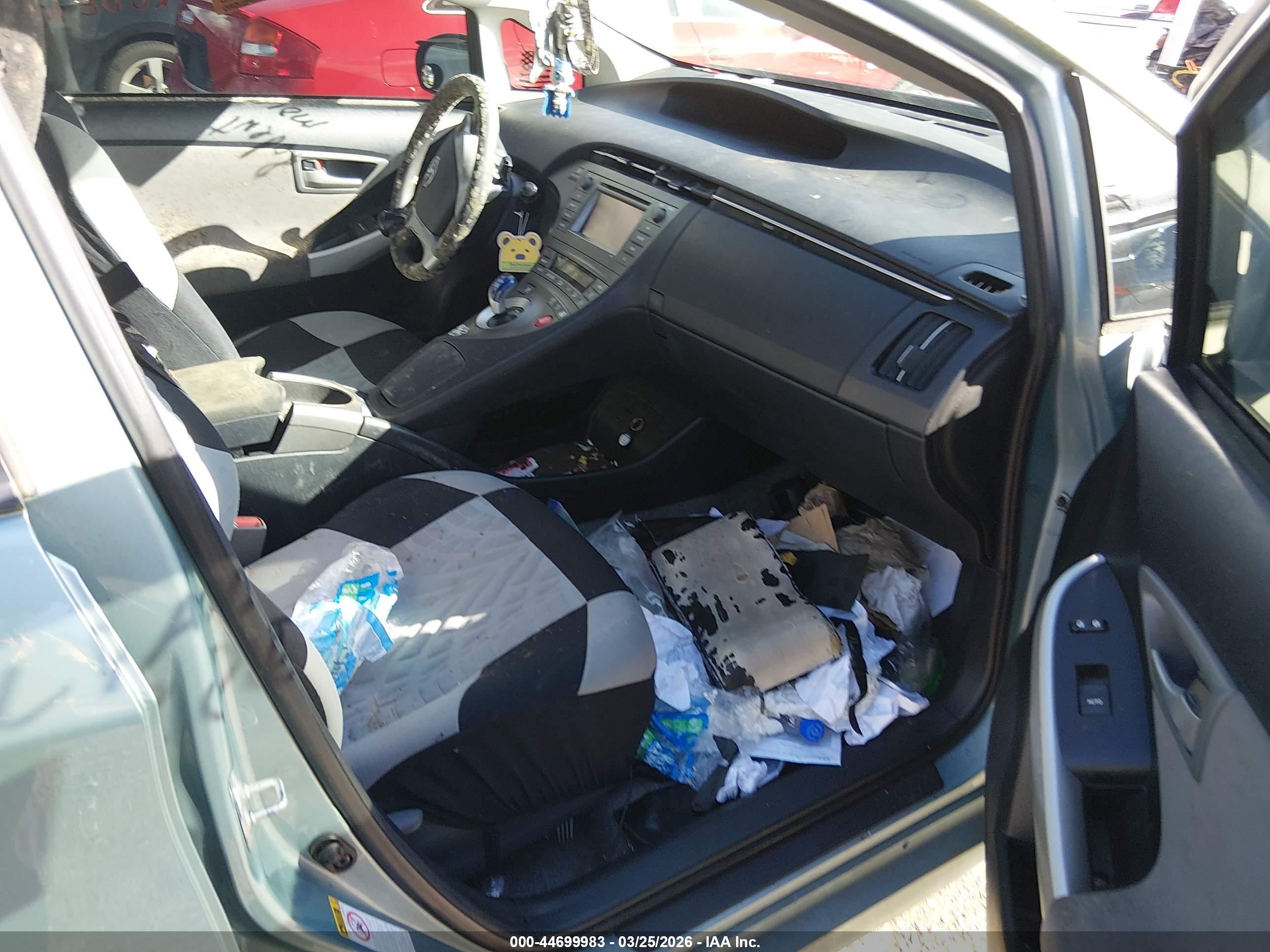TOYOTA PRIUS image 5