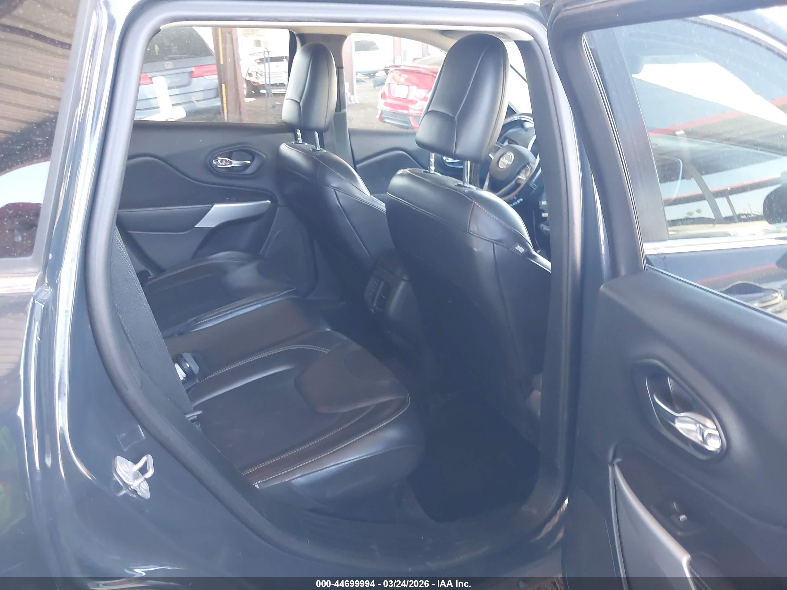 JEEP CHEROKEE image 8
